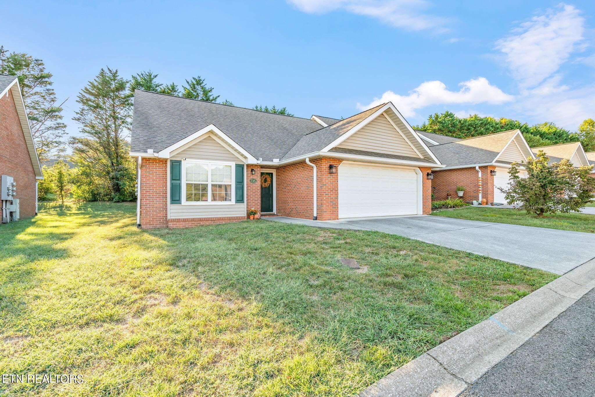 Knoxville, TN 37920,7315 Windtree Oaks Way