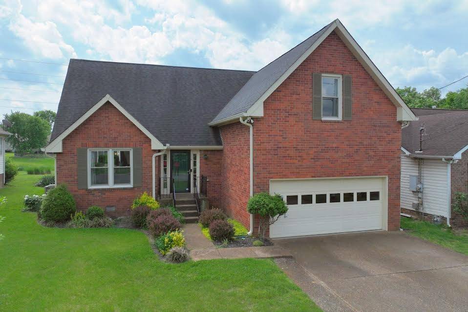 Hendersonville, TN 37075,114 Oak Leaf Dr