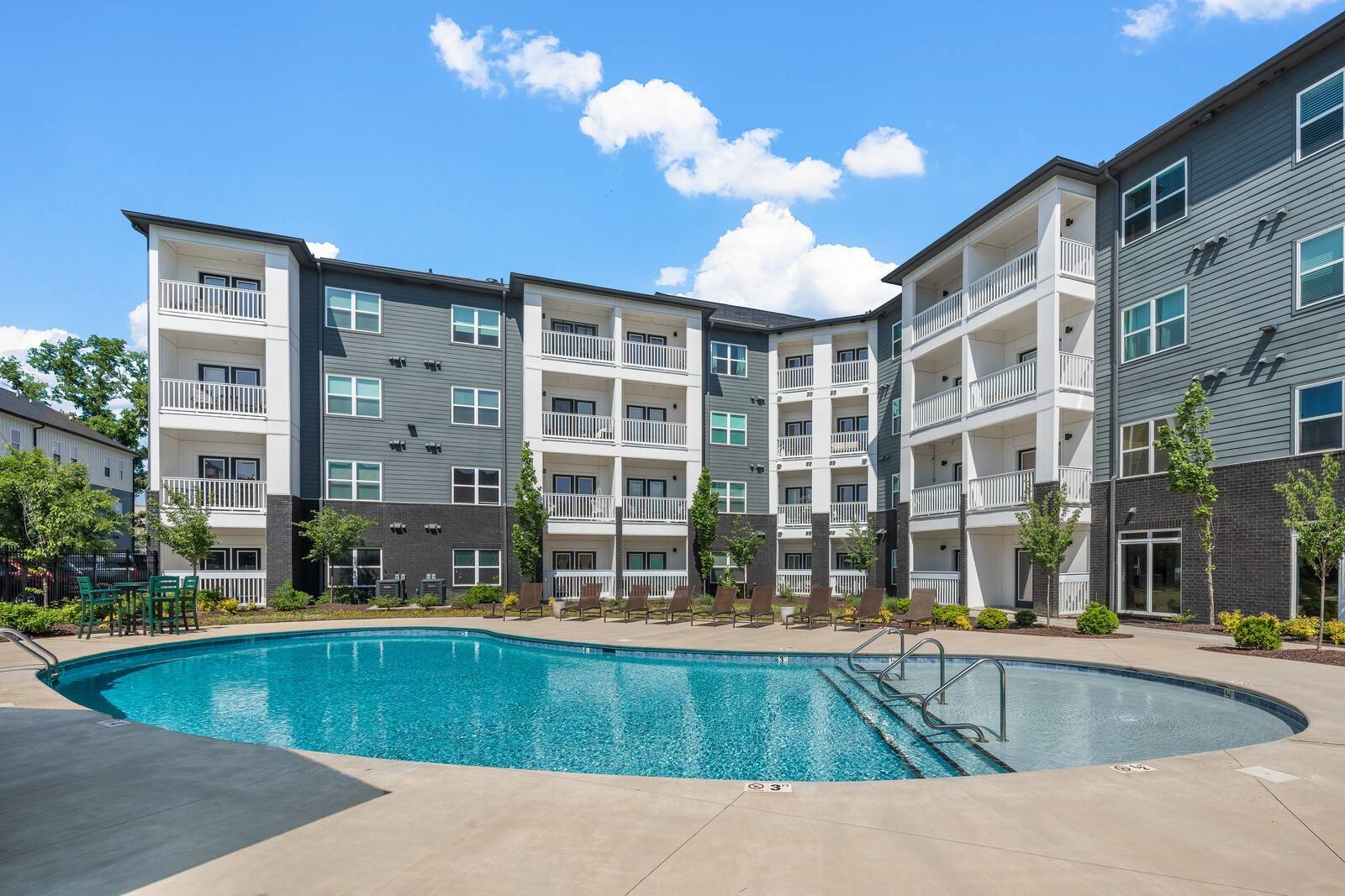 Nashville, TN 37210,1540 Lebanon Pike #111