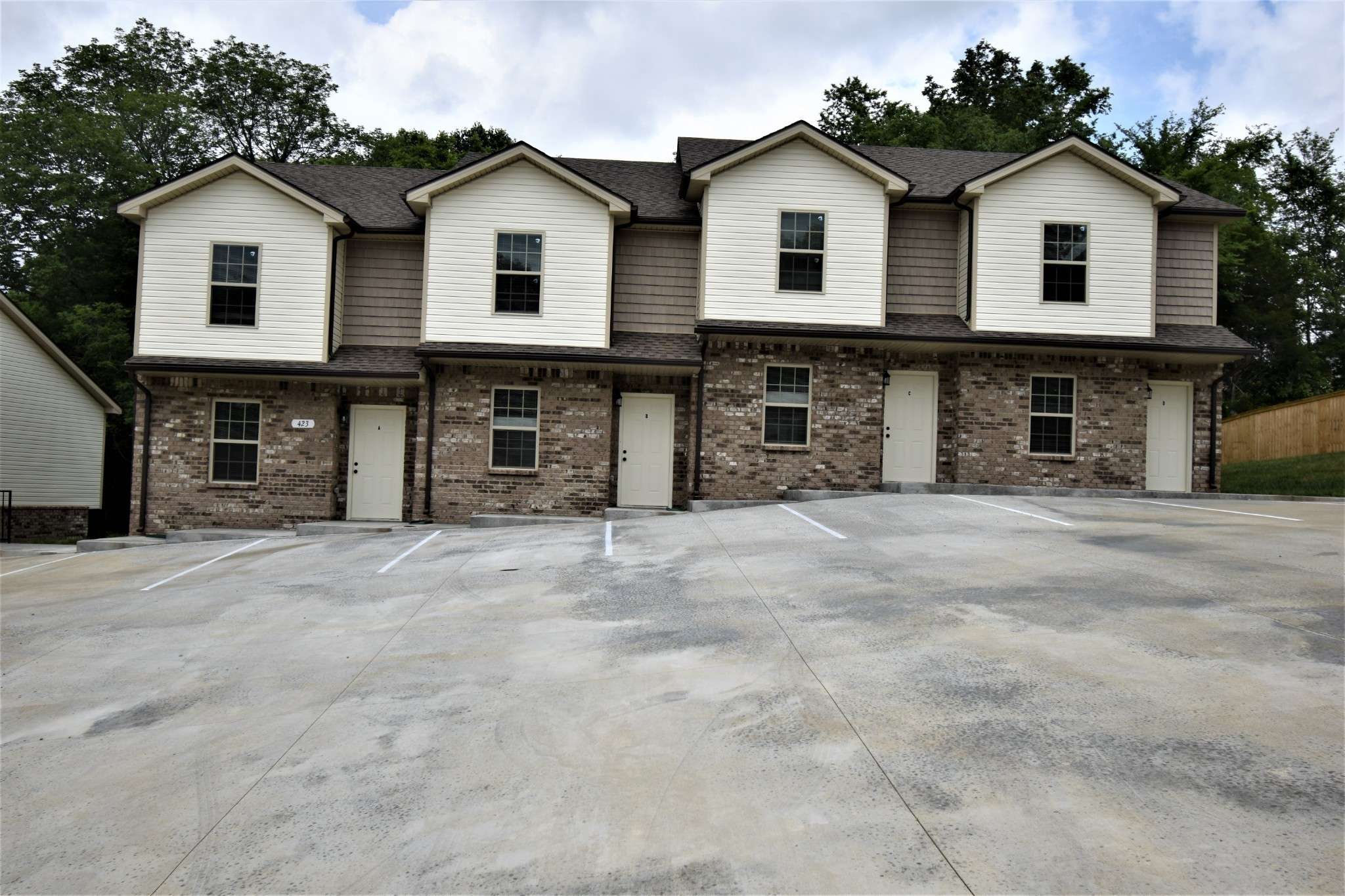 Clarksville, TN 37043,423 Glenstone Springs Dr #B
