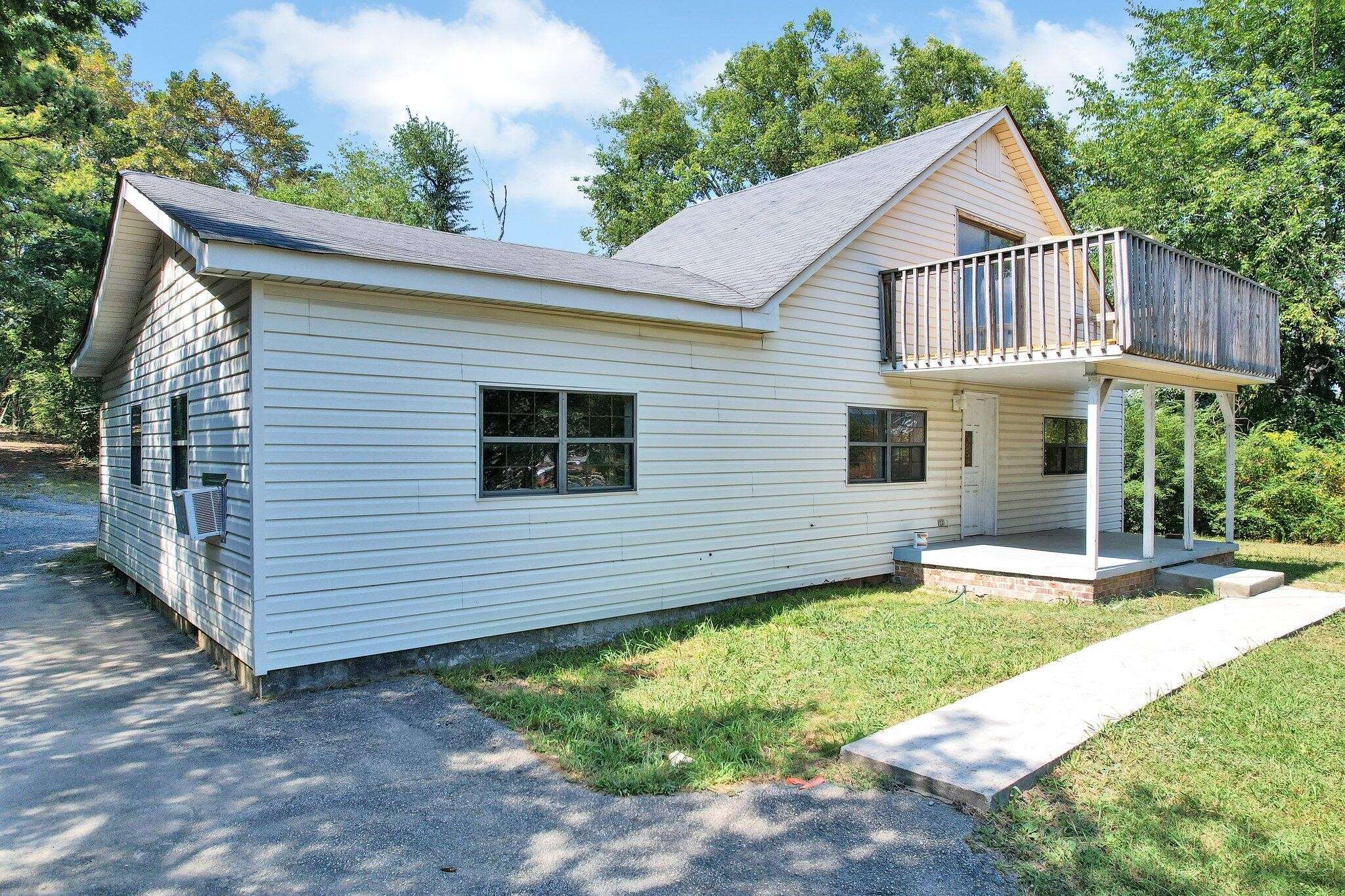 Ooltewah, TN 37363,8633 Hilltop Drive