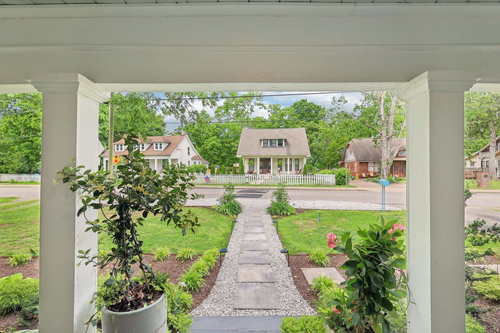 Nashville, TN 37206,906 N 14th St