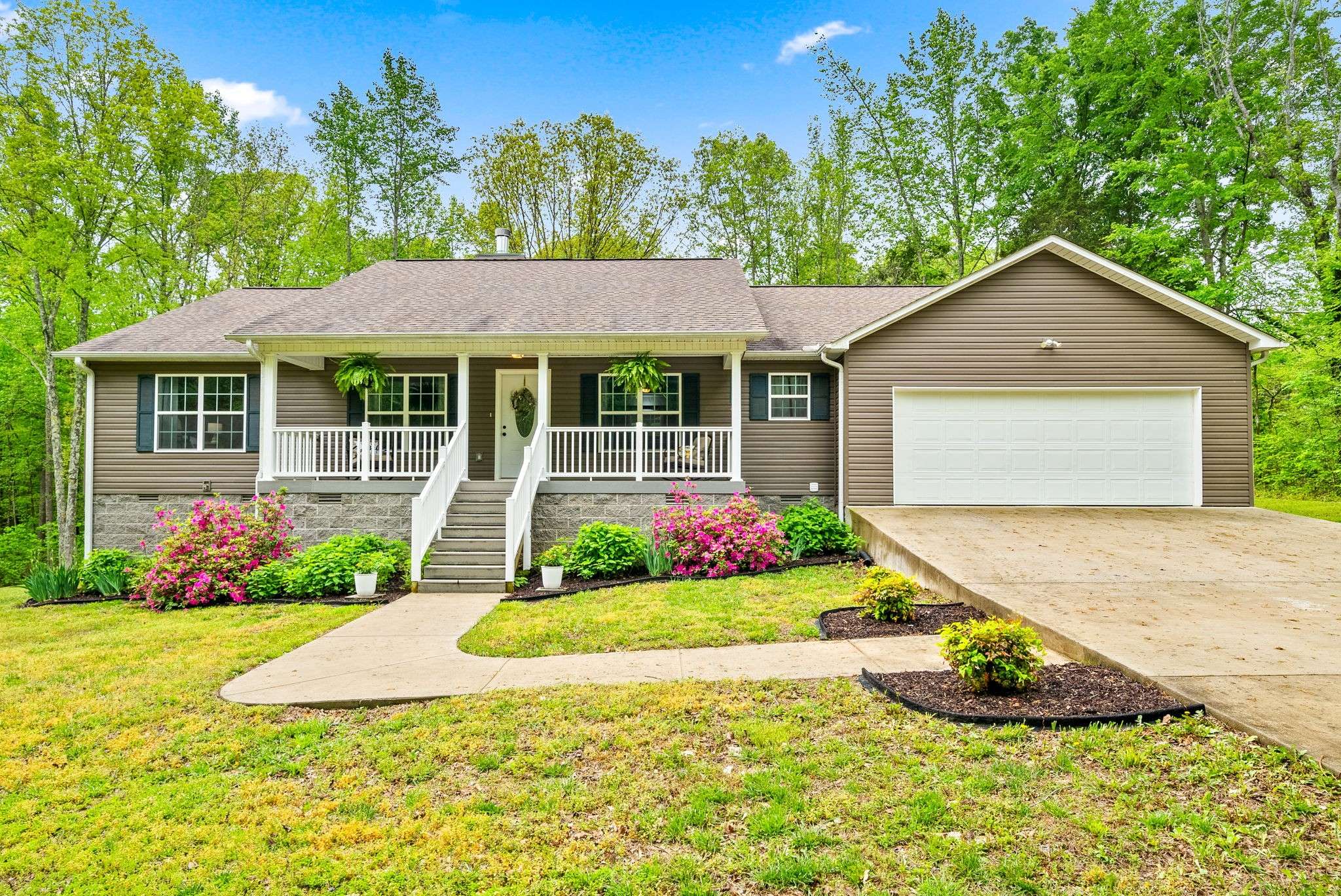 Cumberland City, TN 37050,4148 Old Highway 13