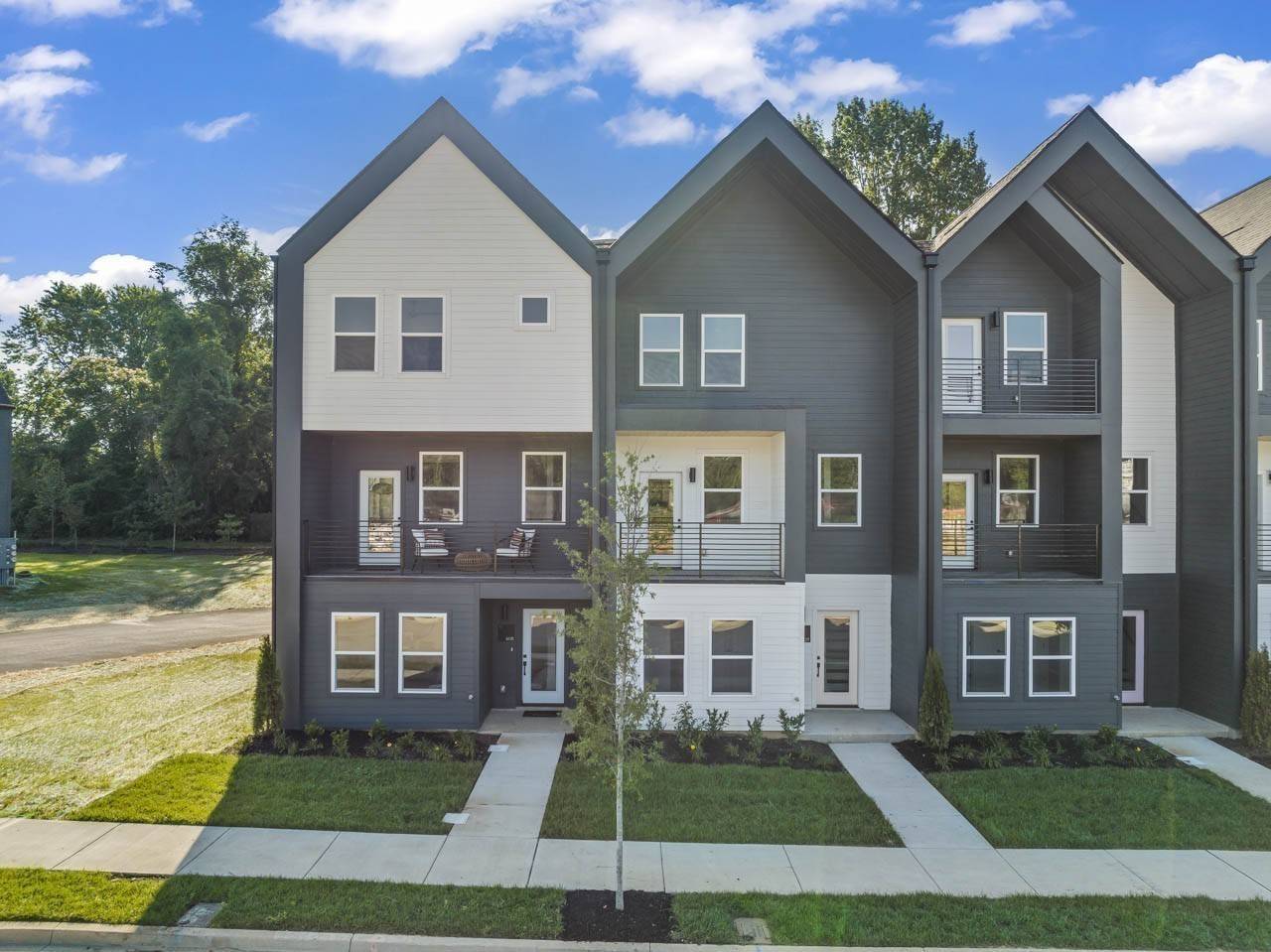 Nashville, TN 37214,550 Markham St #14