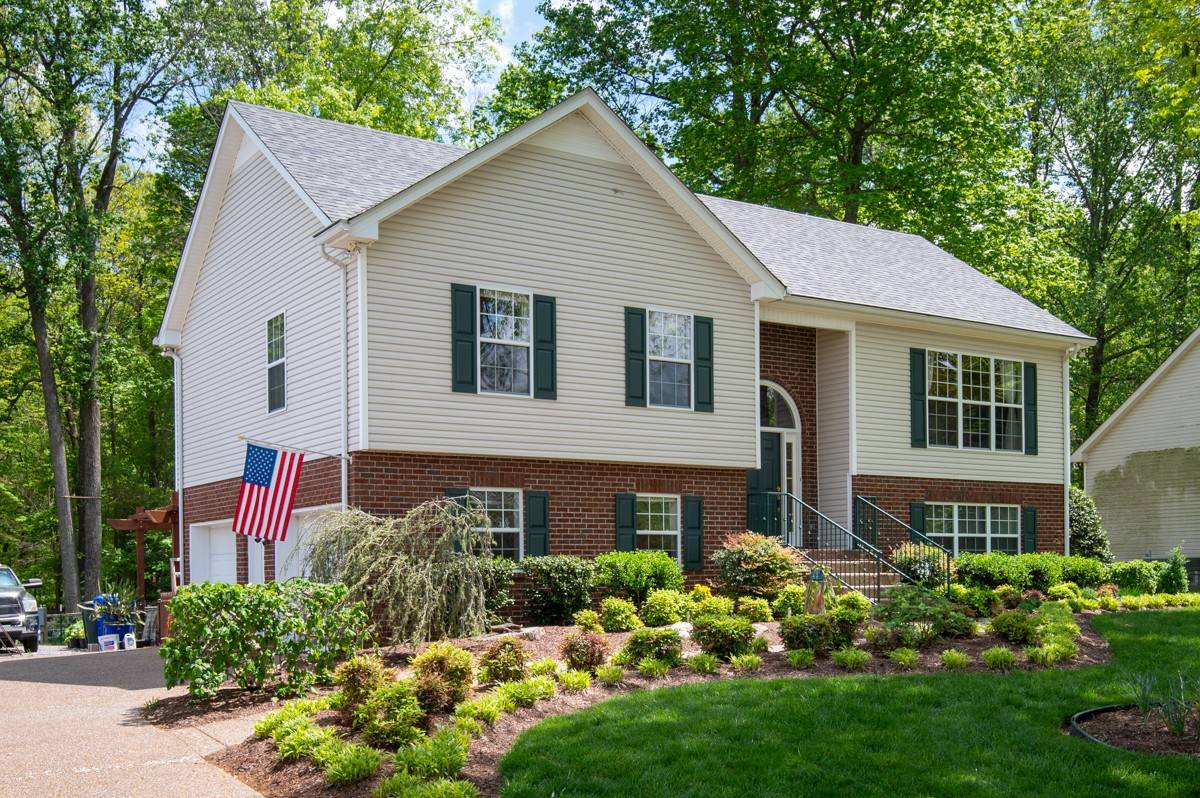 White House, TN 37188,113 Oak Park Ct