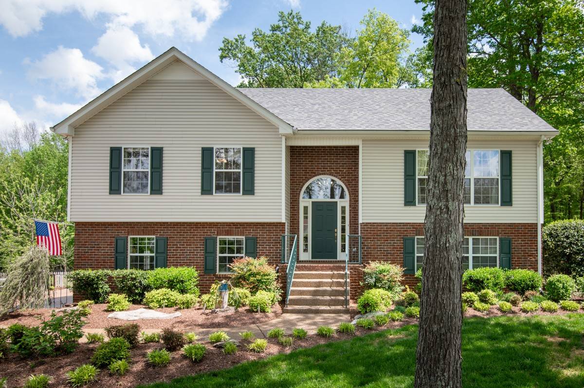 White House, TN 37188,113 Oak Park Ct