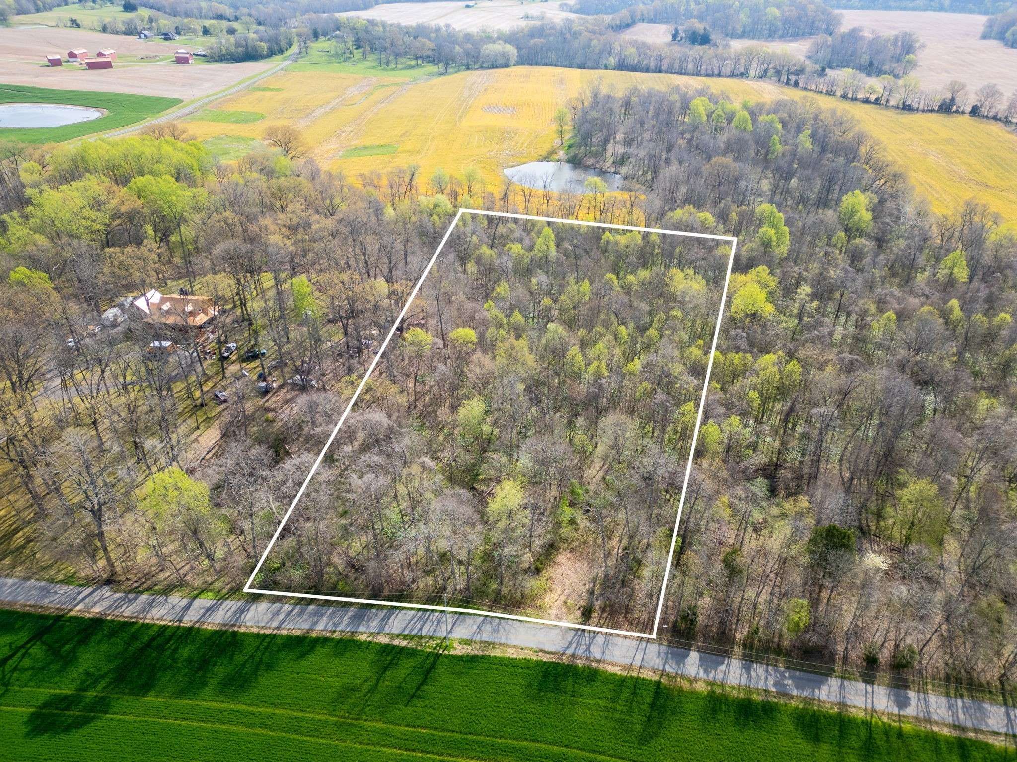 Adams, TN 37010,2 J Bourne Road