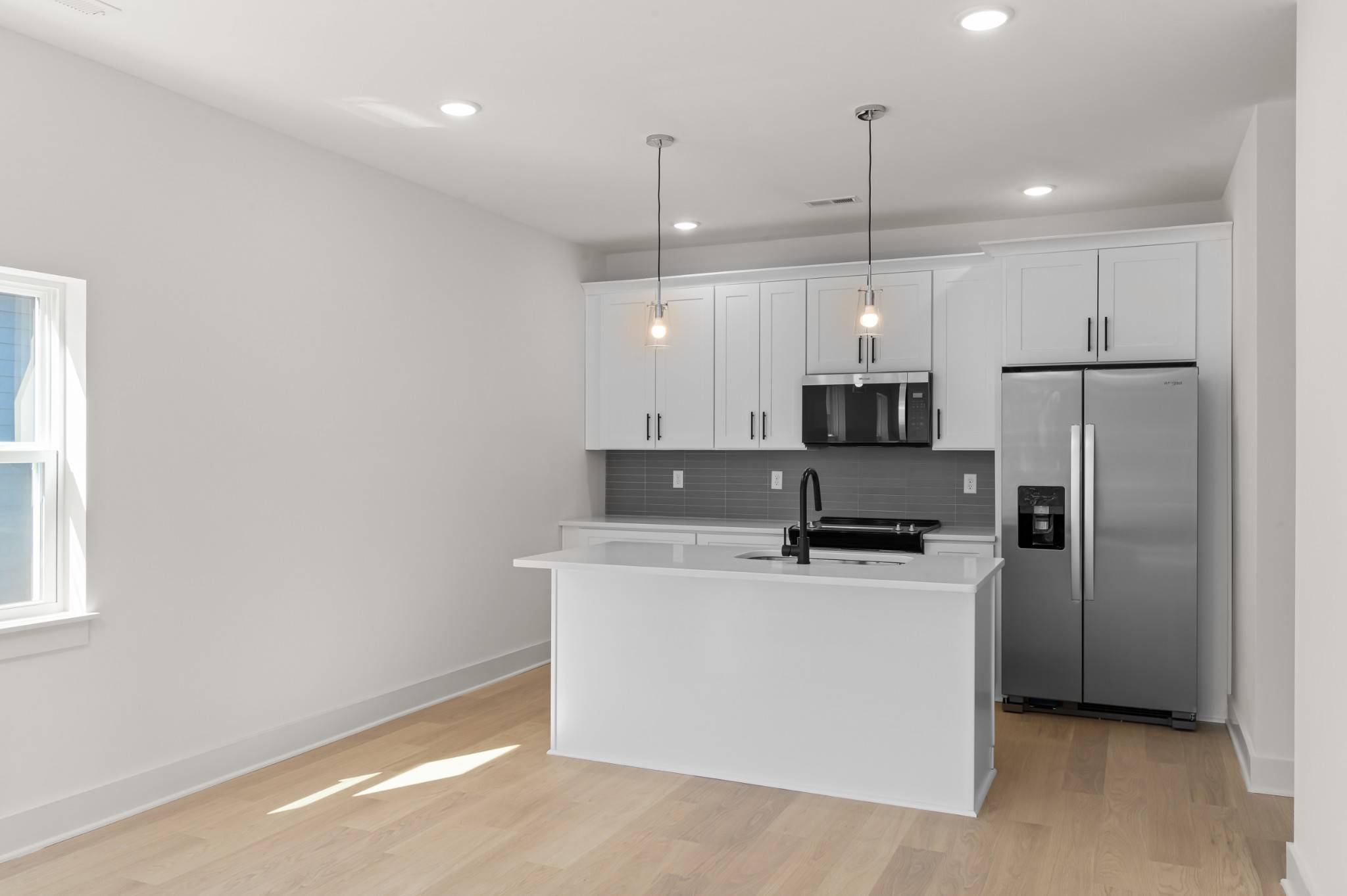 Nashville, TN 37214,550 Markham St #20