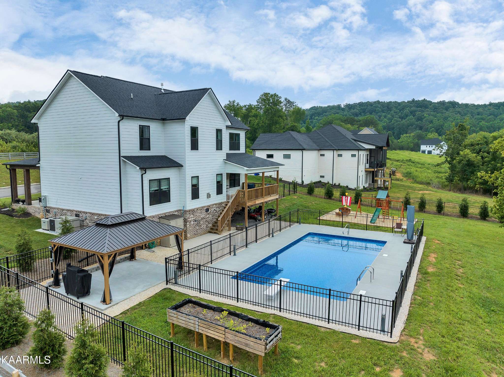 Oak Ridge, TN 37830,104 Forest Creek Pkwy