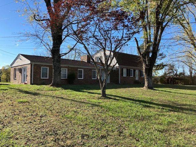 Dickson, TN 37055,990 E Piney Rd
