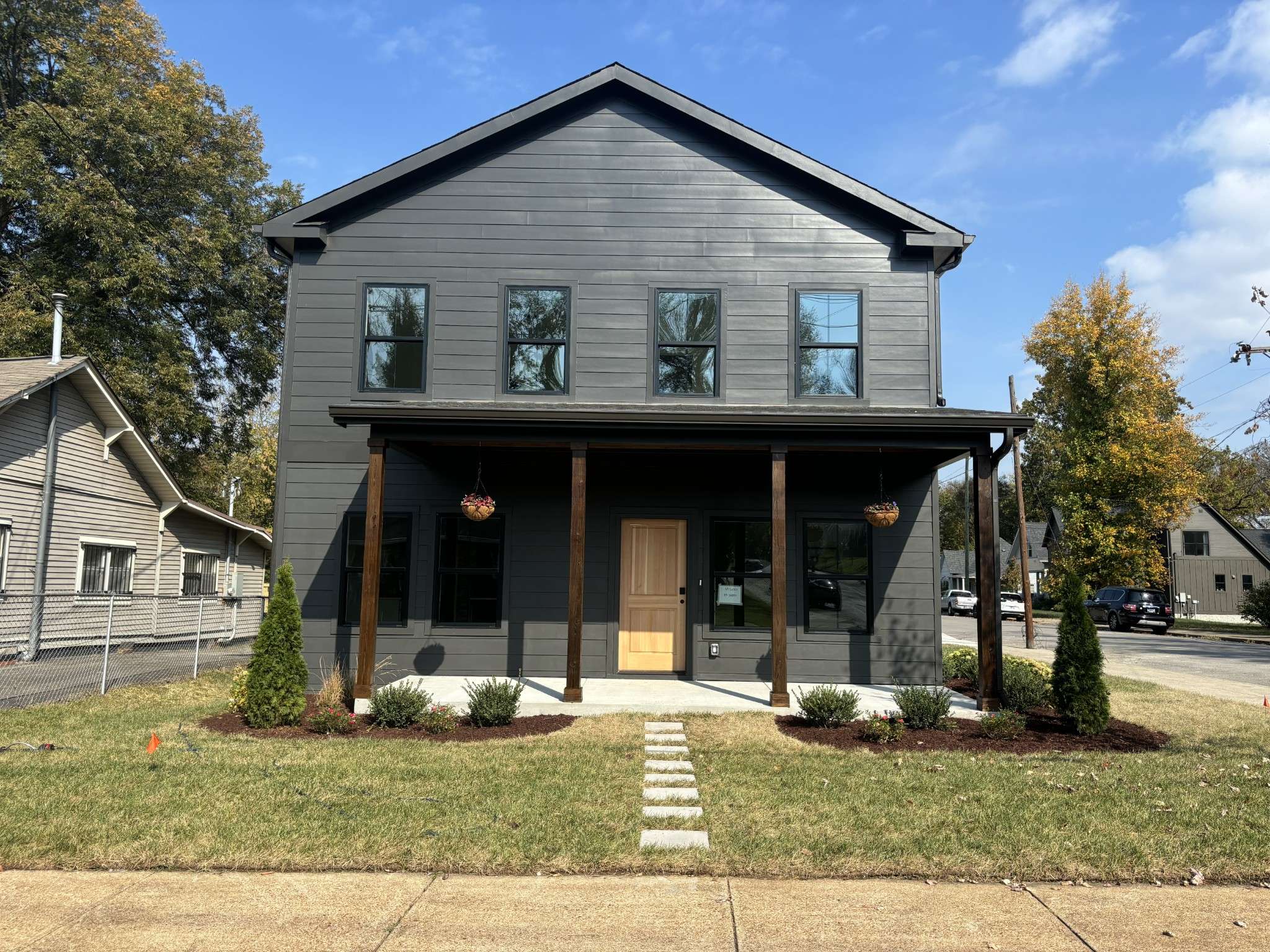 Nashville, TN 37207,127 Cleveland St