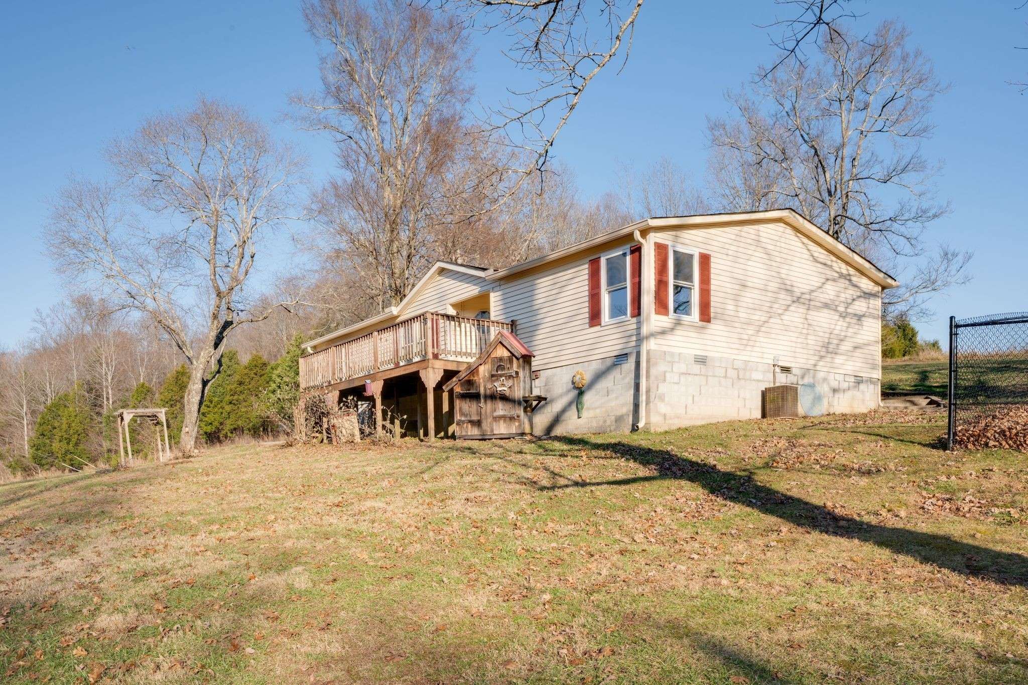 Bethpage, TN 37022,818 Rogues Fork Rd