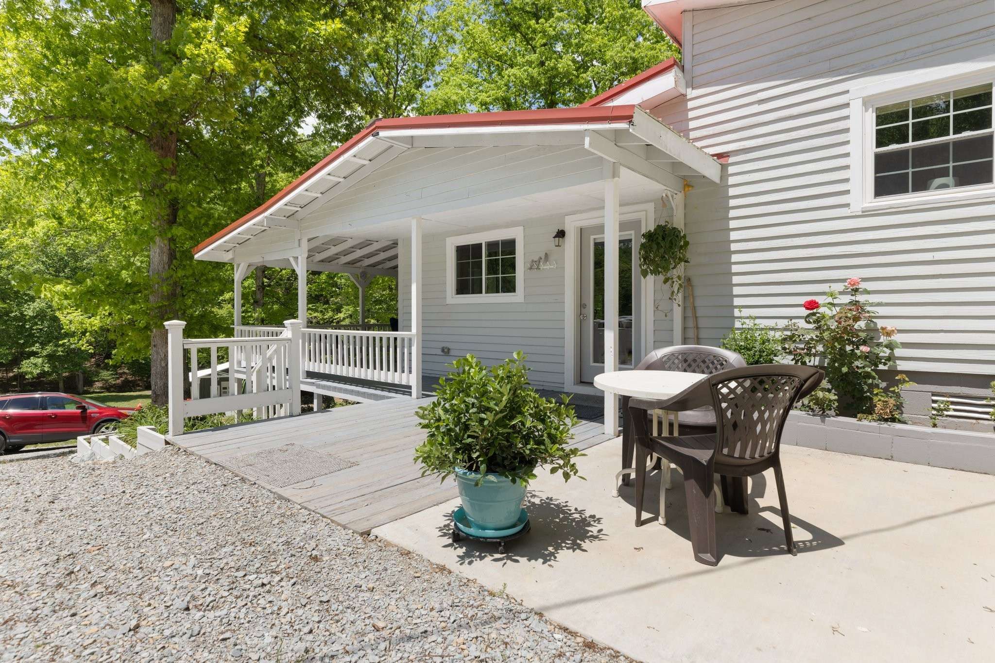 Hohenwald, TN 38462,320 Dyestone Springs Road
