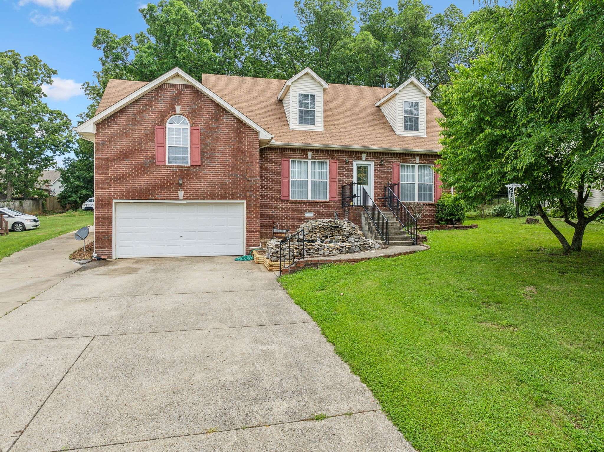 La Vergne, TN 37086,2117 Academy Way
