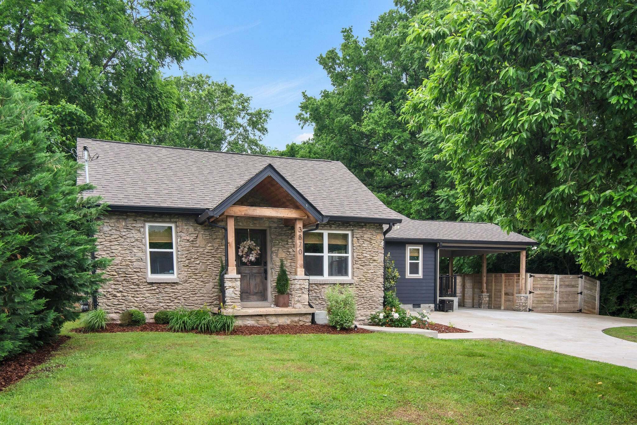 Nashville, TN 37216,3870 Saunders Ave