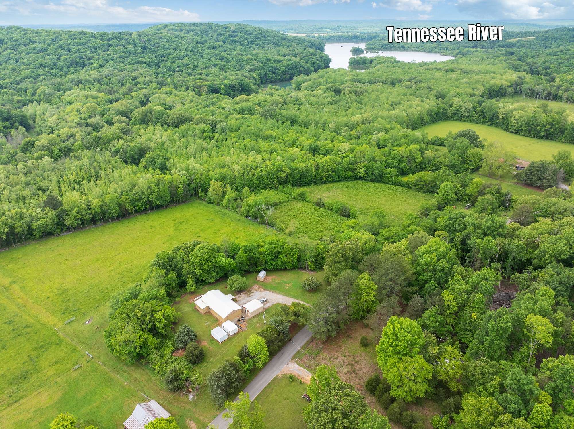 Linden, TN 37096,2899 Lower Lick Creek Rd