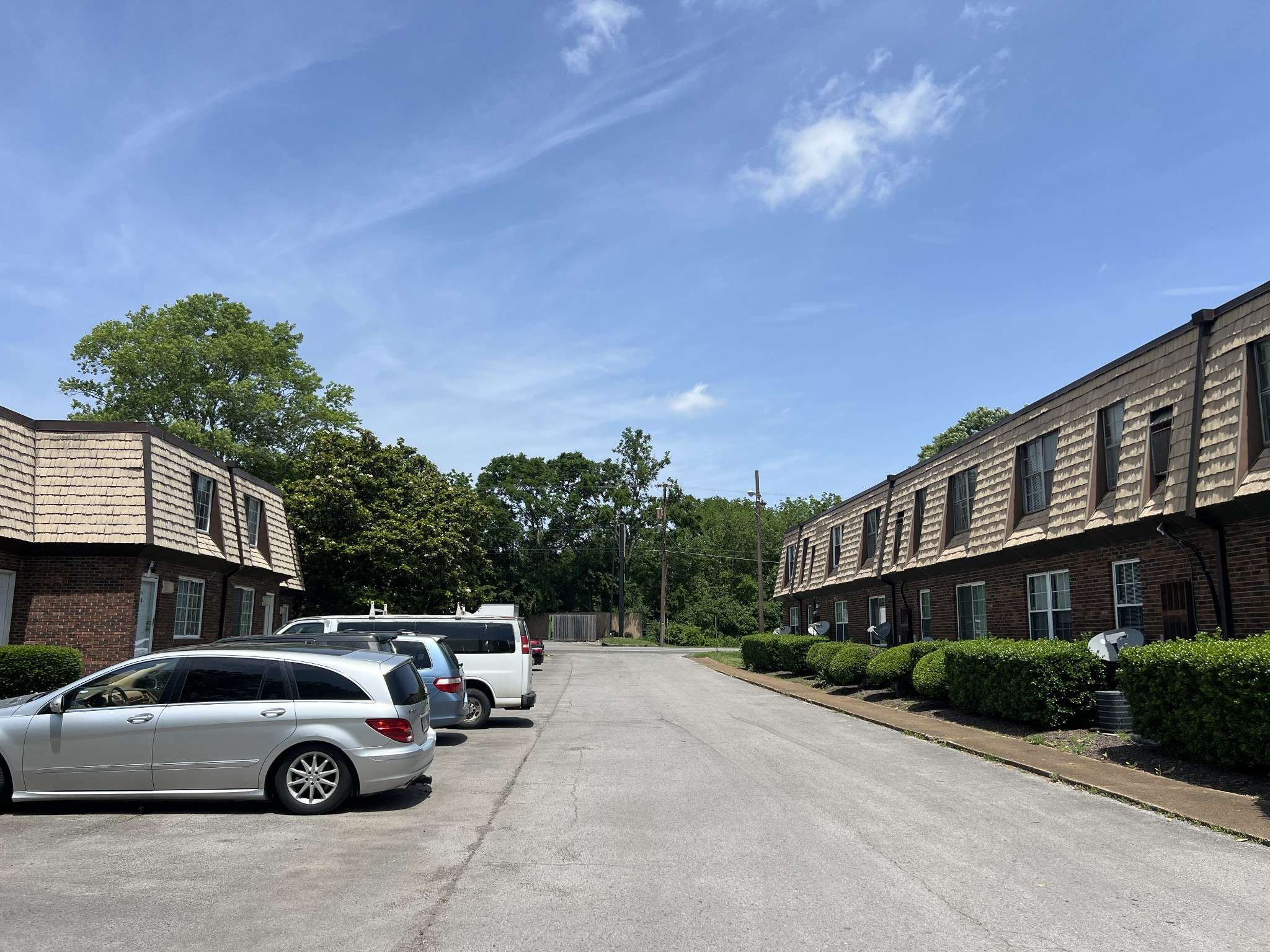 Nashville, TN 37211,441 Harding Pl #D20