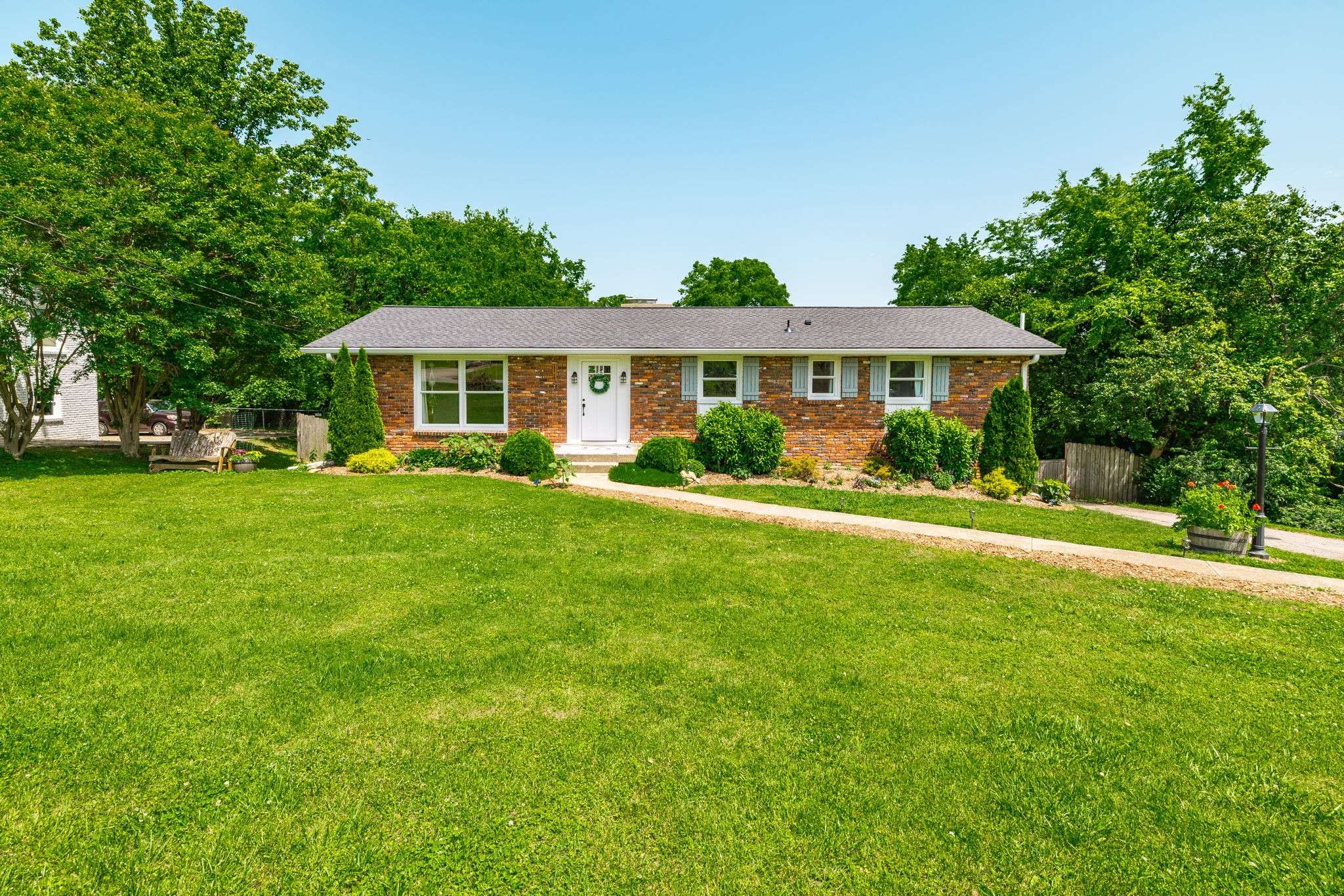 Hendersonville, TN 37075,113 La Vista Dr