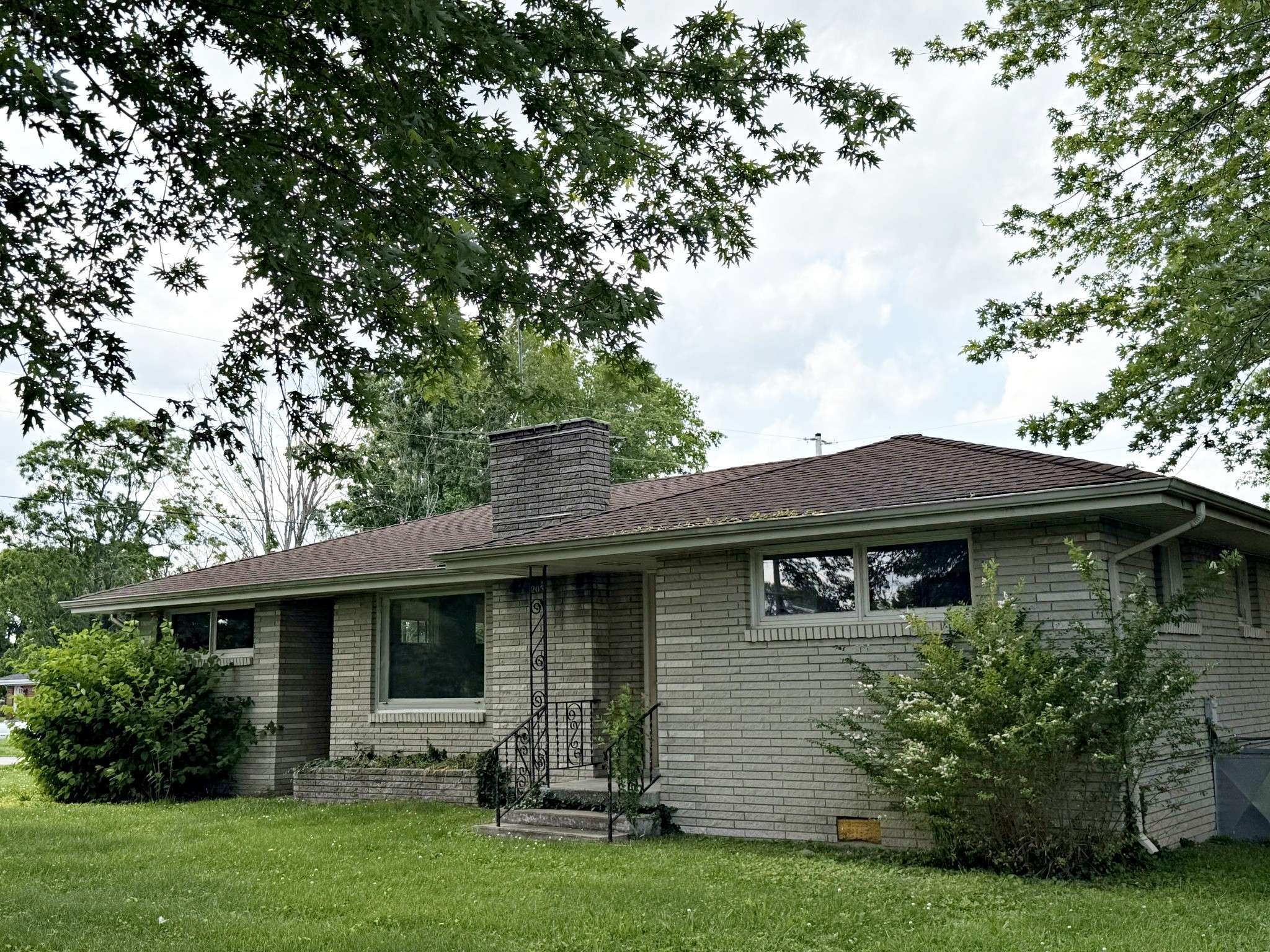 Lafayette, TN 37083,205 Donoho Ave