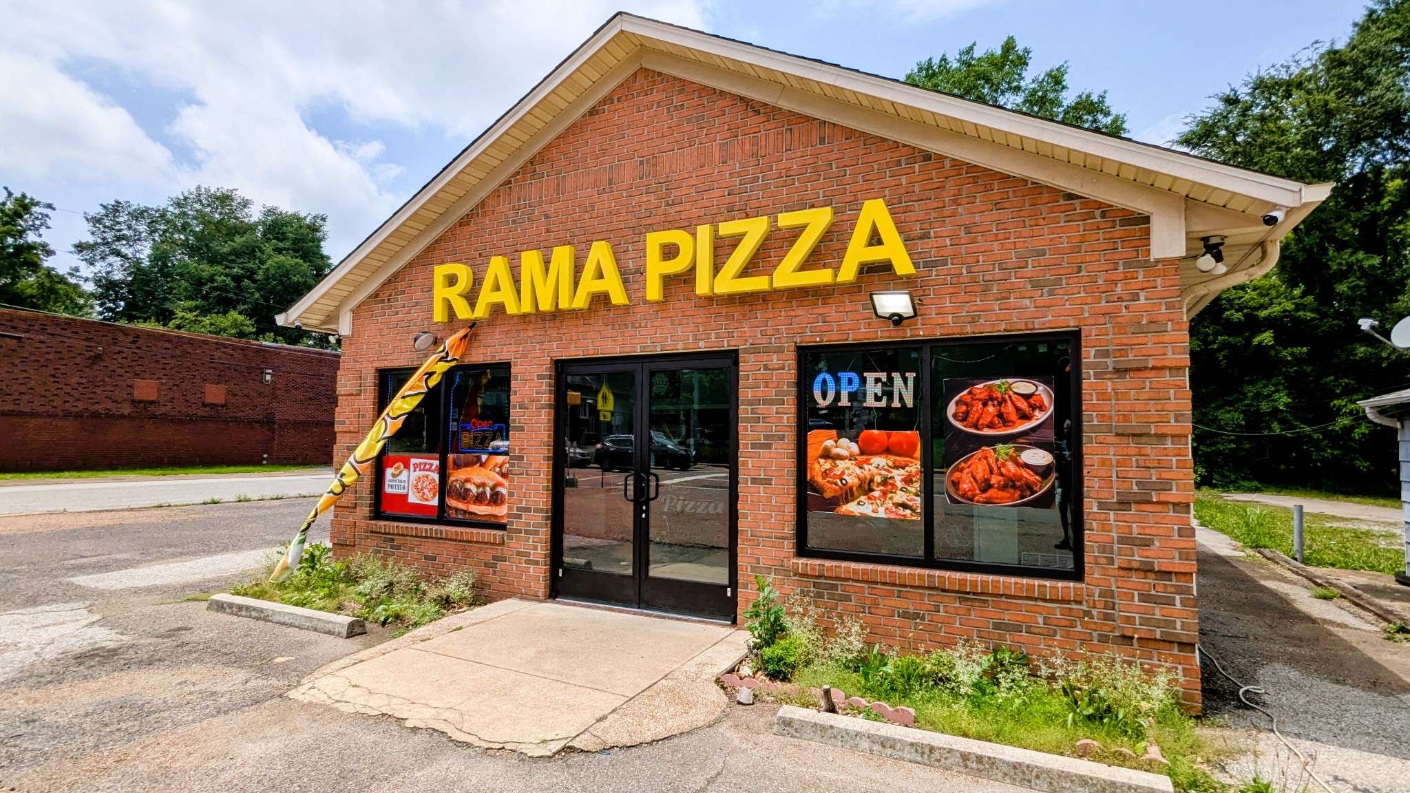 Jackson, TN 38301,929 N Highland Ave