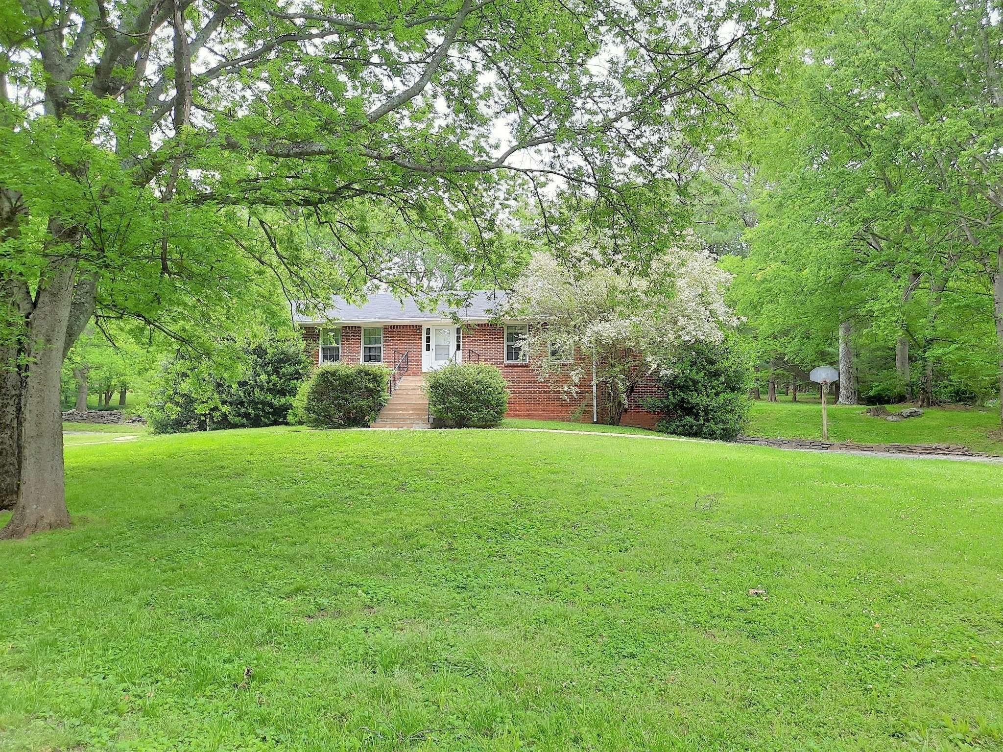 Columbia, TN 38401,312 Shawnee Dr