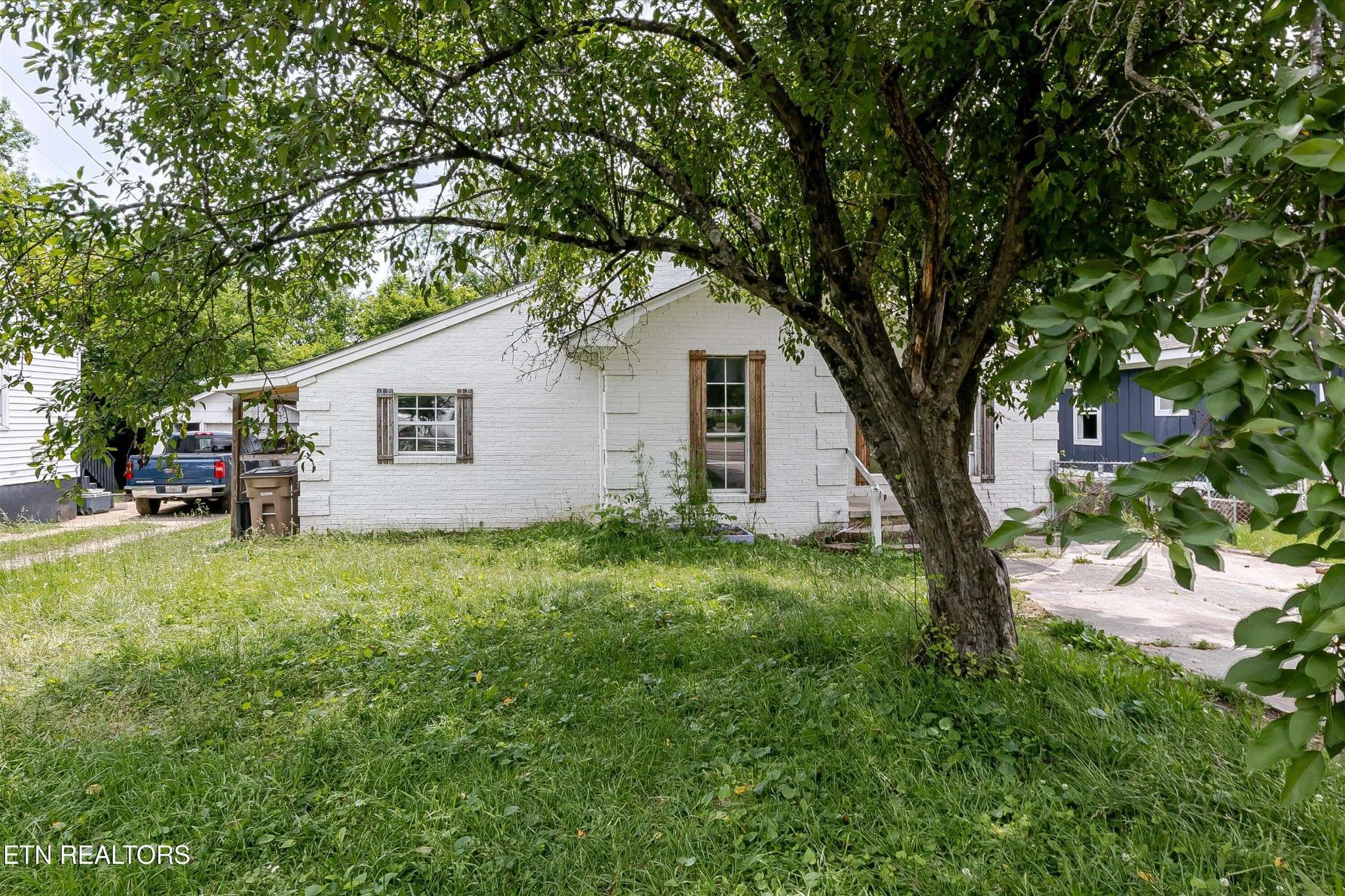Knoxville, TN 37915,2400 Wilson Ave