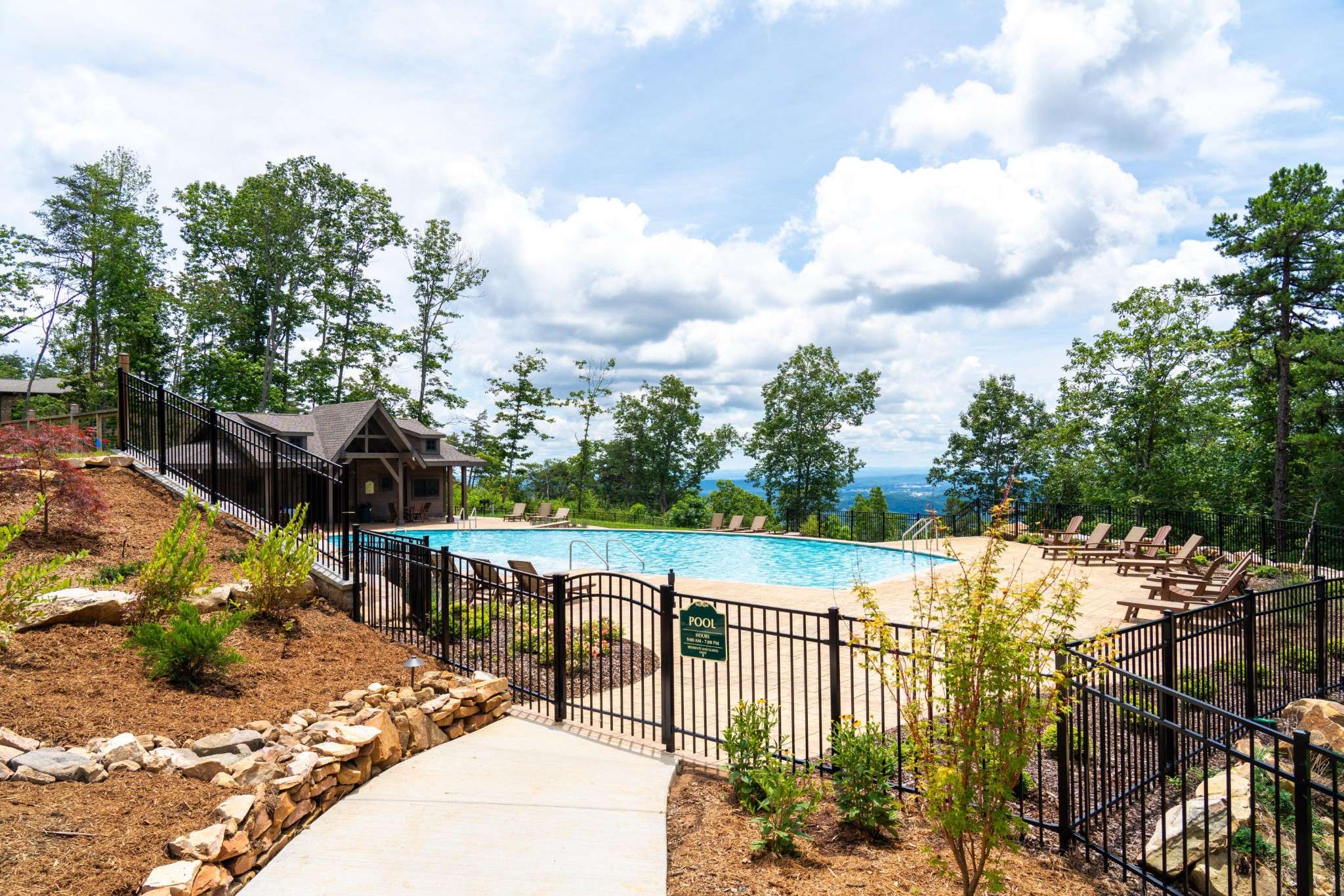Signal Mountain, TN 37377,1549 Bent Hickory Road
