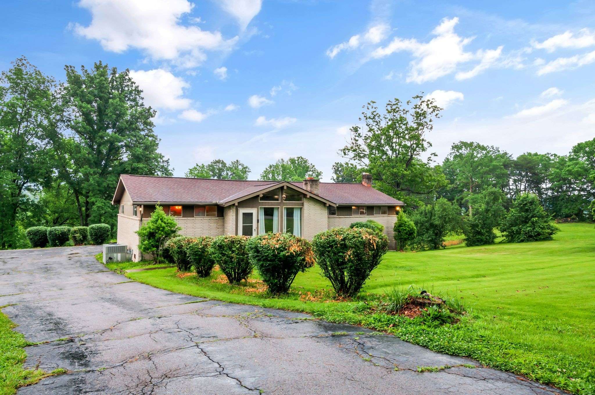 Kingston Springs, TN 37082,1033 Pine Valley Rd