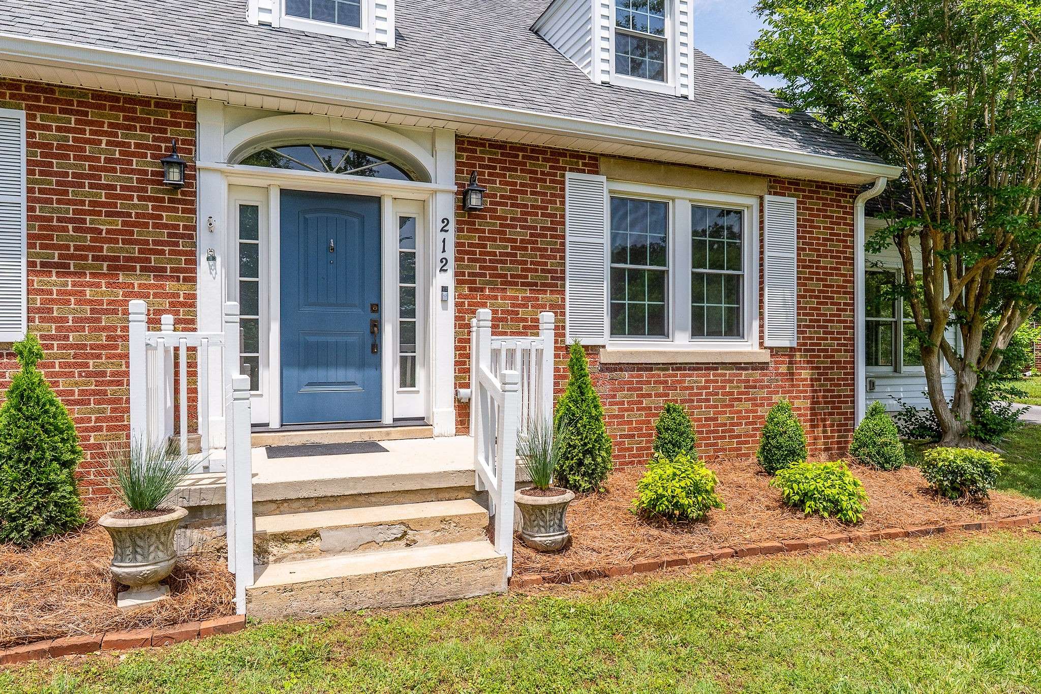 Mcminnville, TN 37110,212 Morrison St