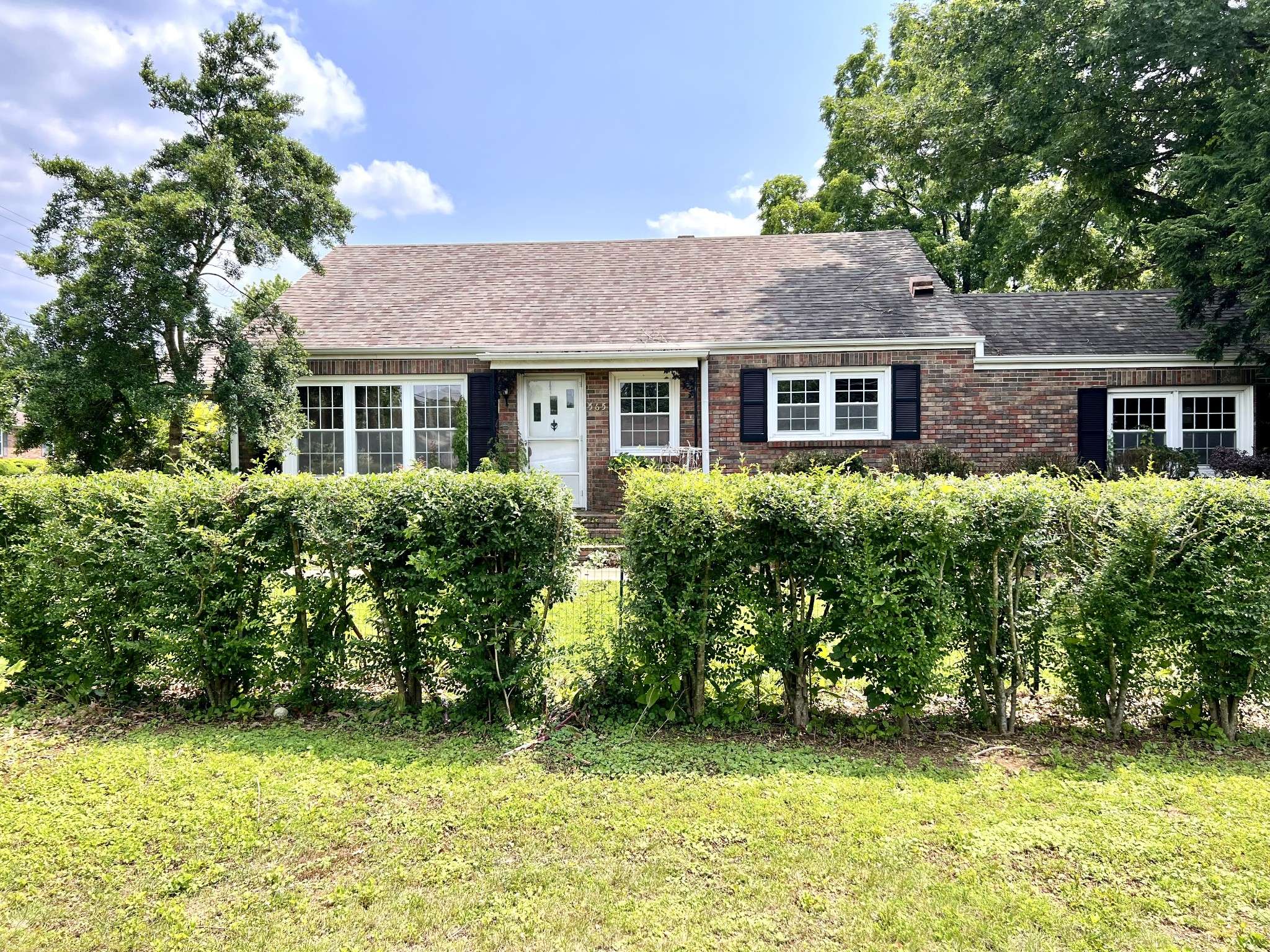 Pulaski, TN 38478,565 E College St