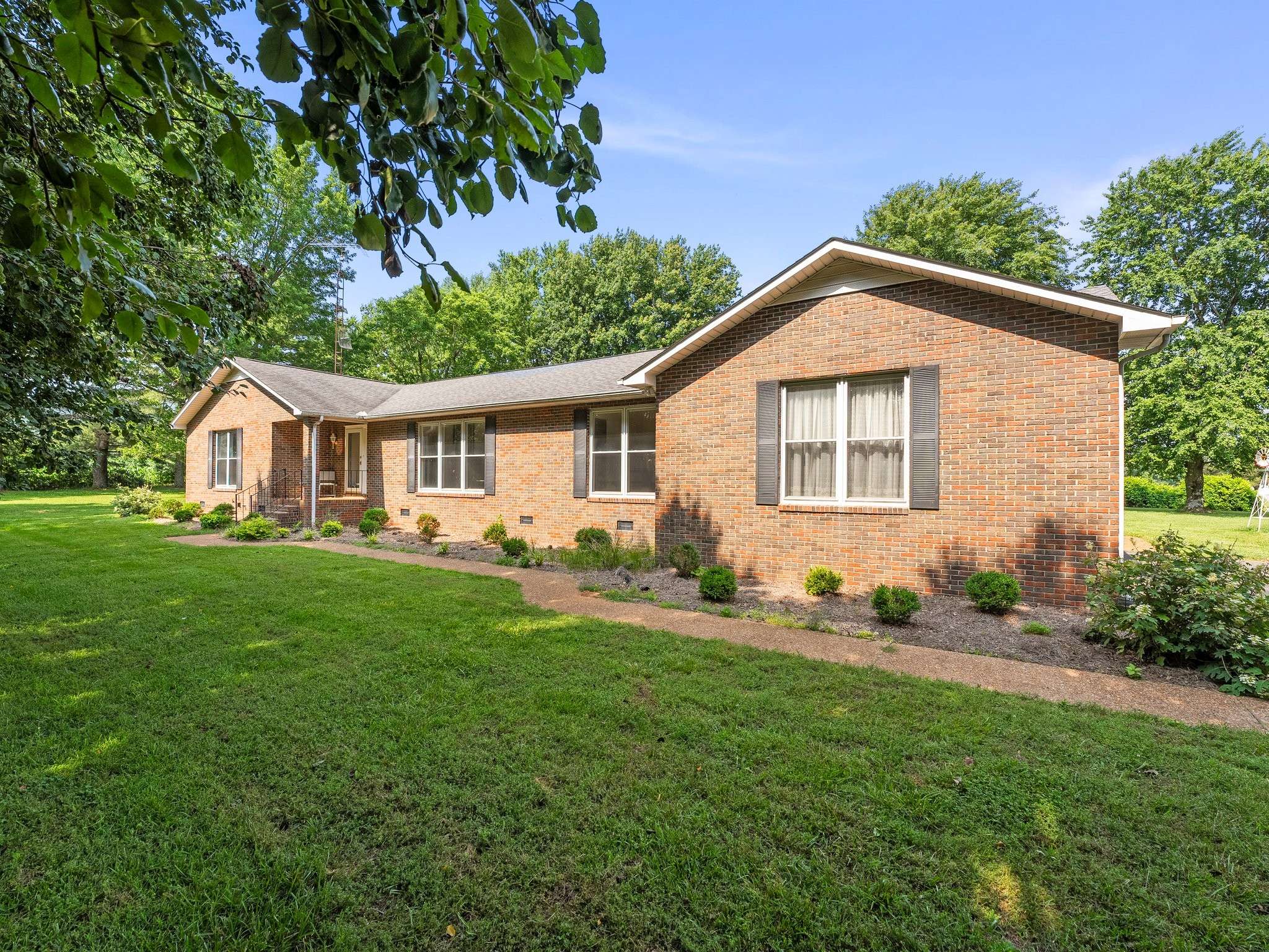 Winchester, TN 37398,101 Farris Rd