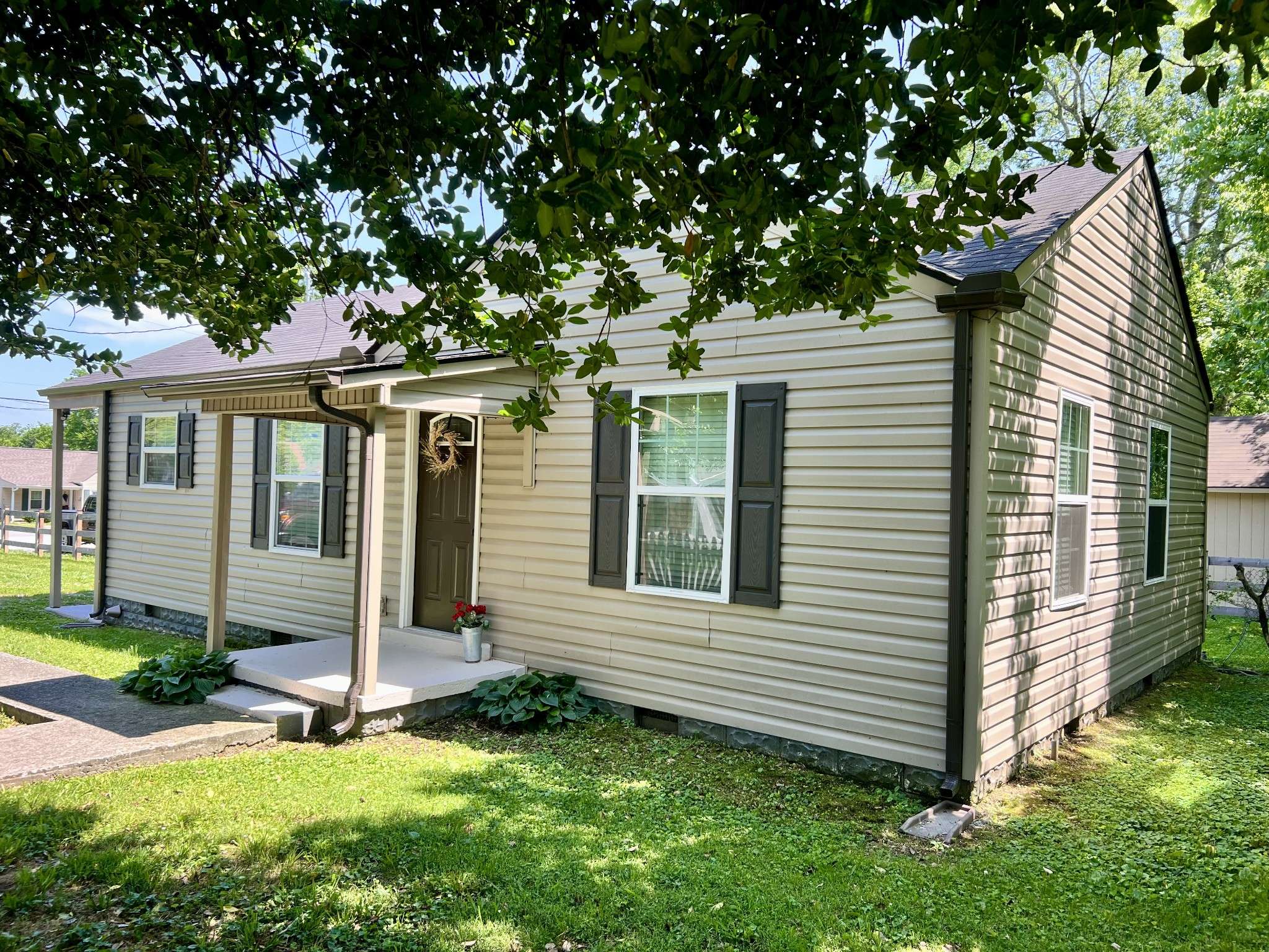Shelbyville, TN 37160,202 Maplewood Dr