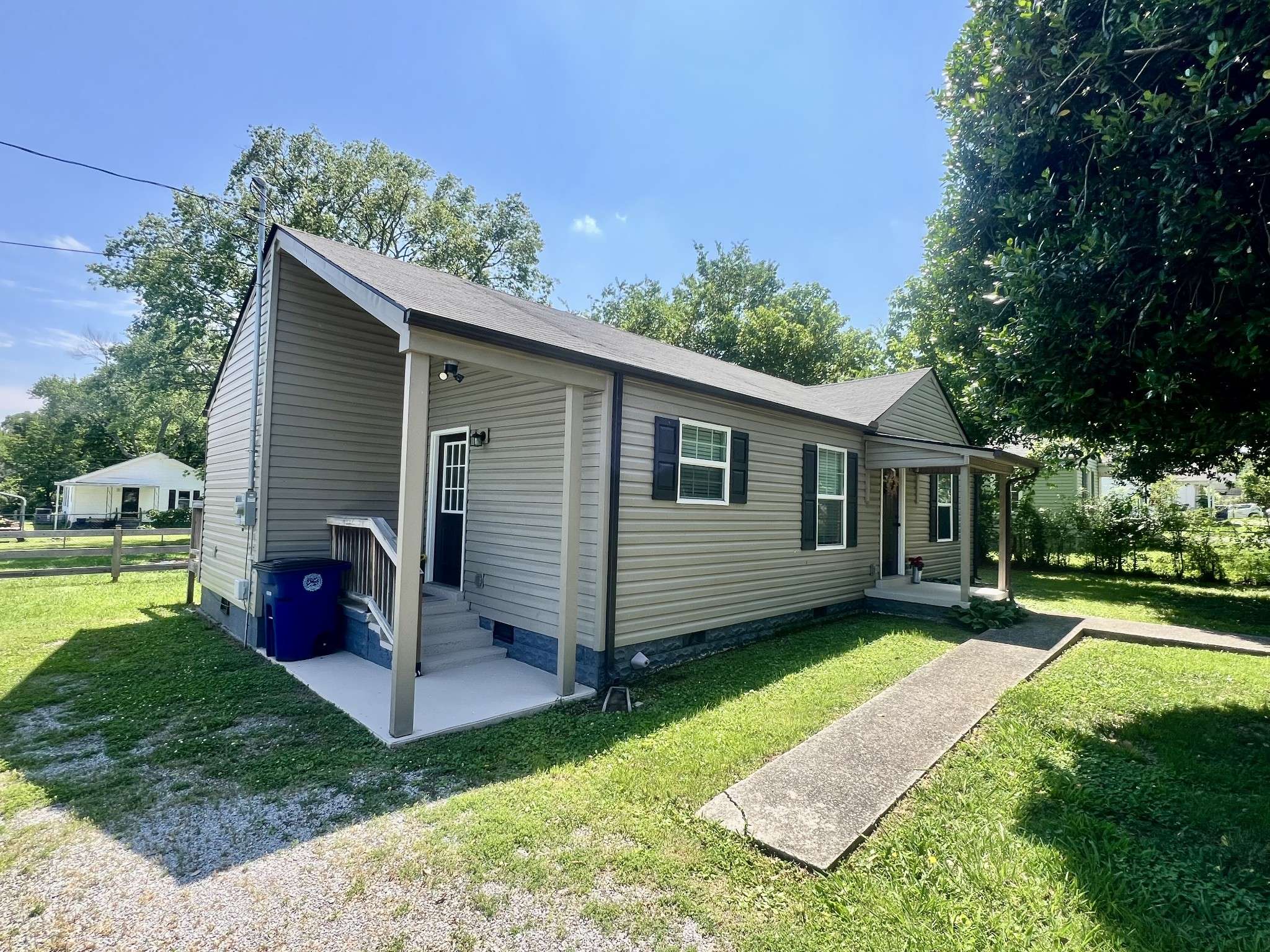 Shelbyville, TN 37160,202 Maplewood Dr