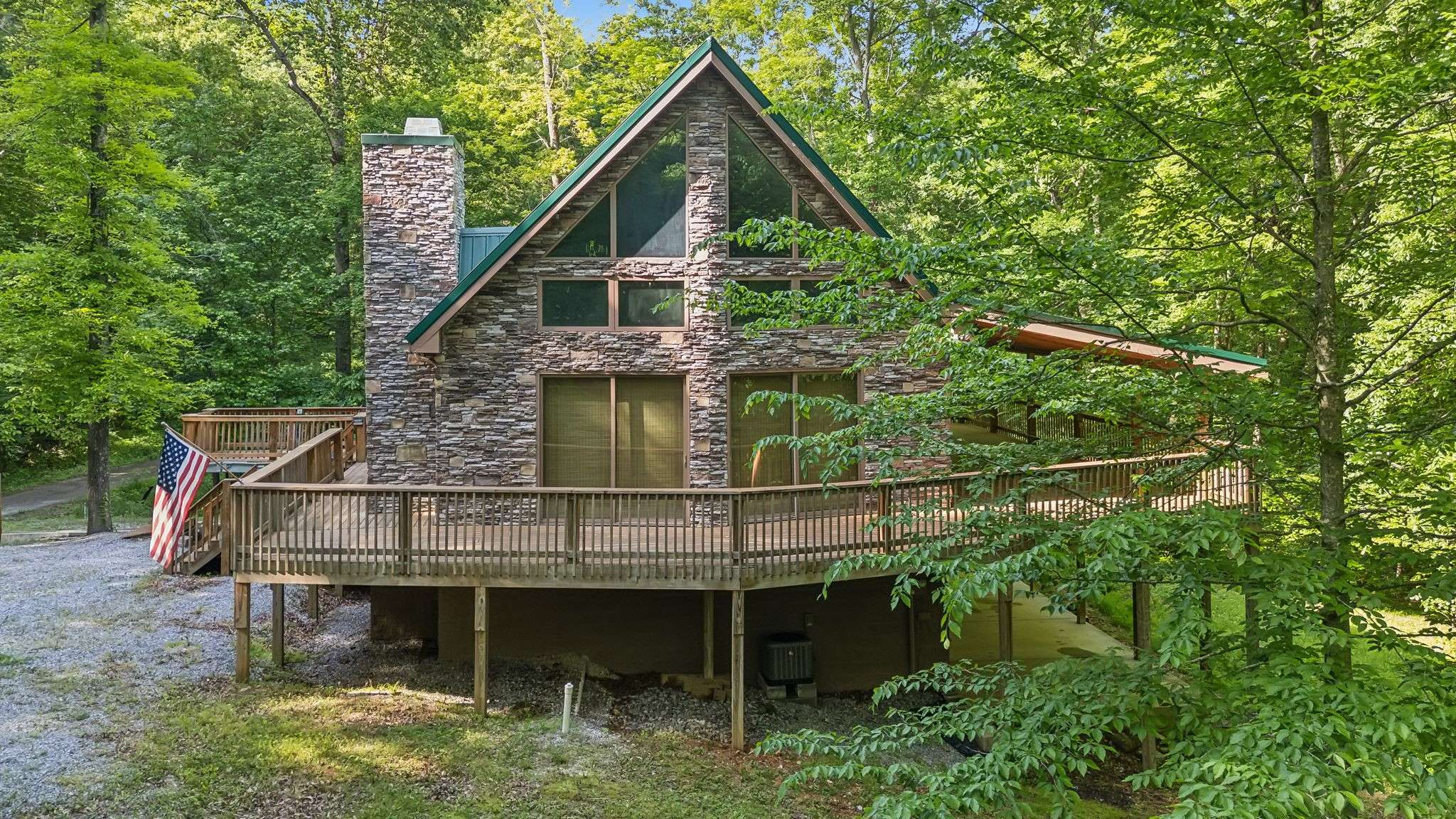 Charlotte, TN 37036,47 Powerhouse Rd