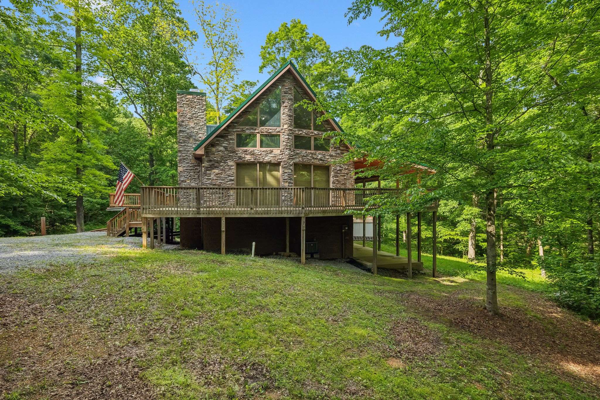 Charlotte, TN 37036,47 Powerhouse Rd