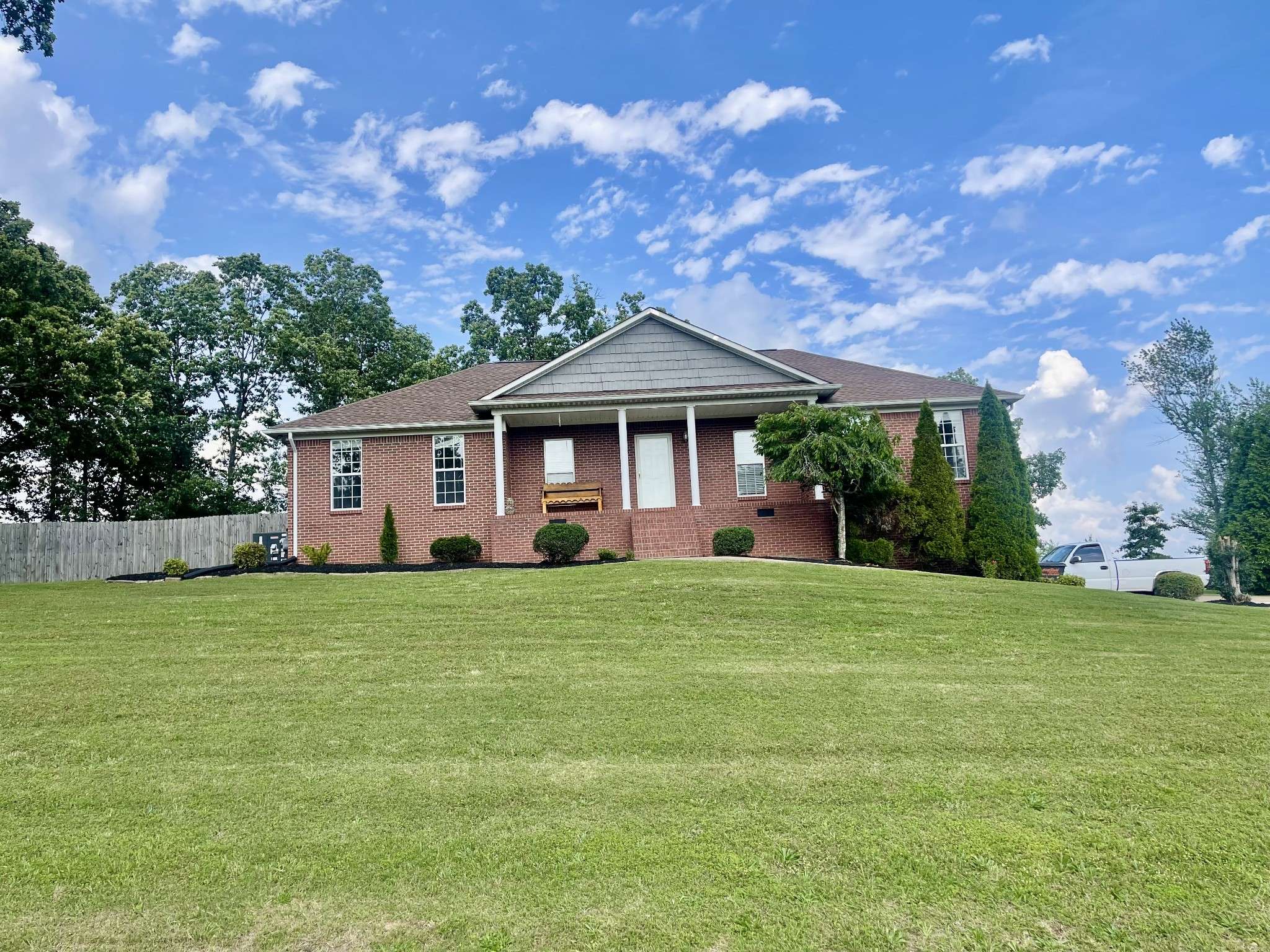 Lawrenceburg, TN 38464,126 E Laurel Dr