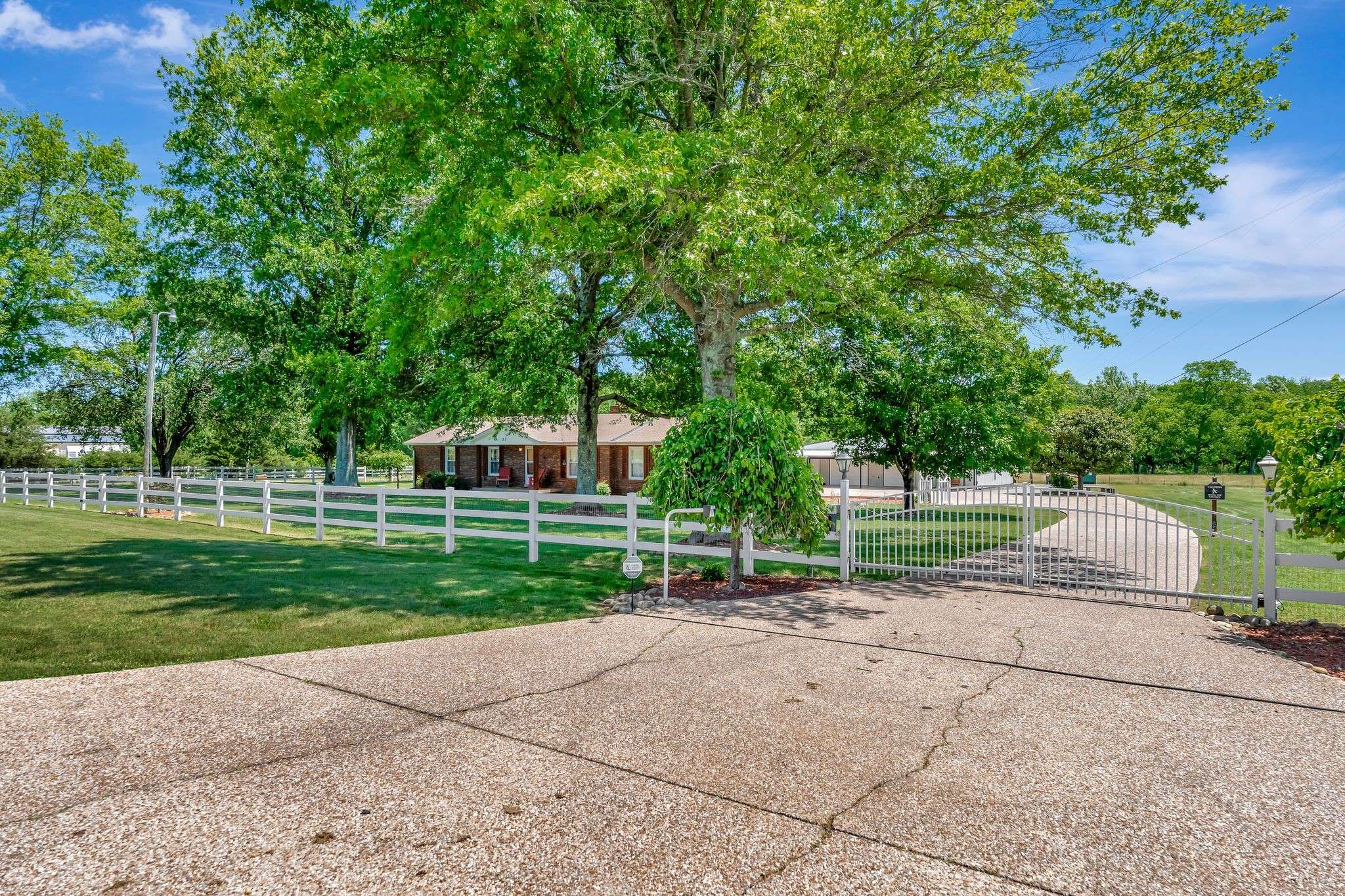 Alexandria, TN 37012,33 Edgewood Rd