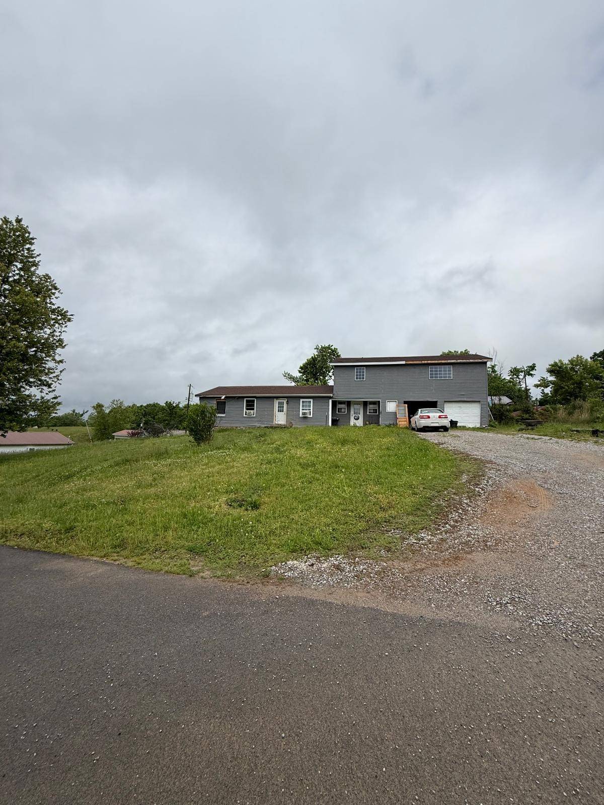 Beechmont, KY 42323,41 Park Dr
