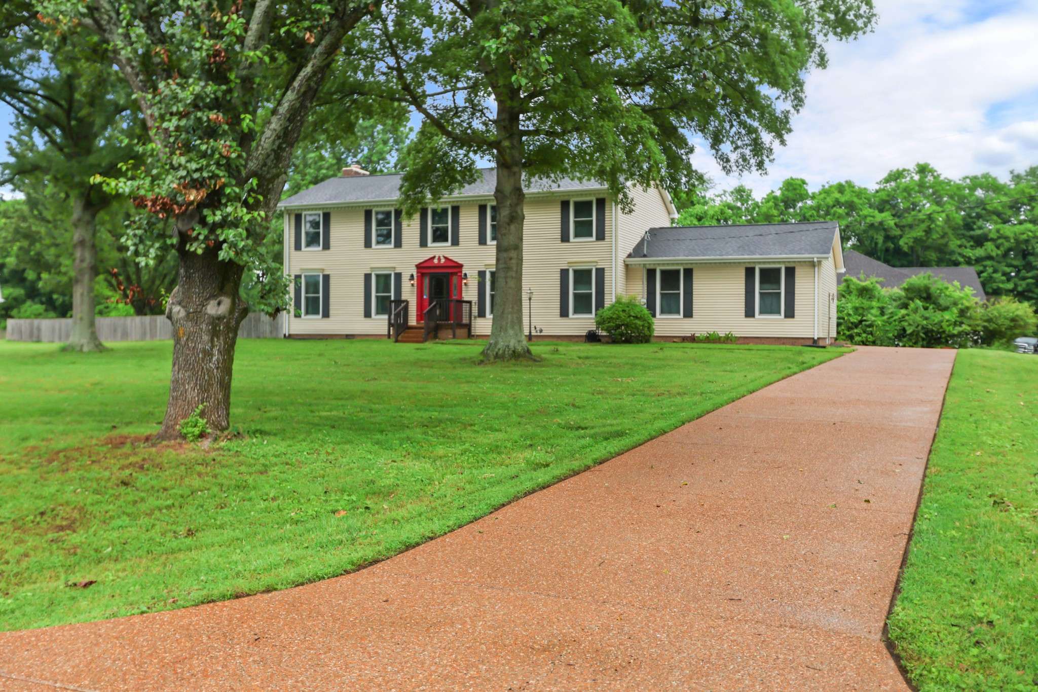 Gallatin, TN 37066,1700 Hickory Trace Dr