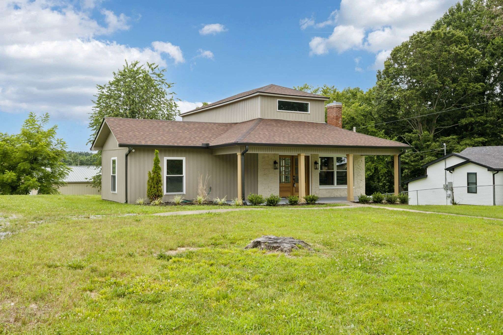 Charlotte, TN 37036,1775 Hayshed Rd