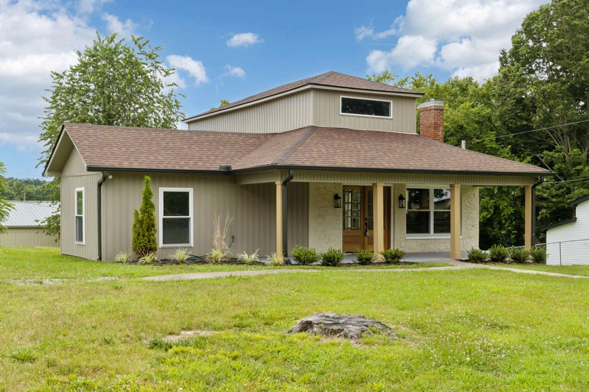 Charlotte, TN 37036,1775 Hayshed Rd