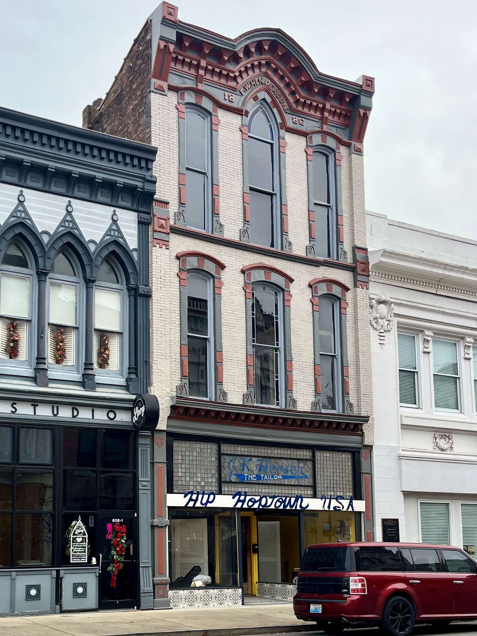 Hopkinsville, KY 42240,610 S Main St