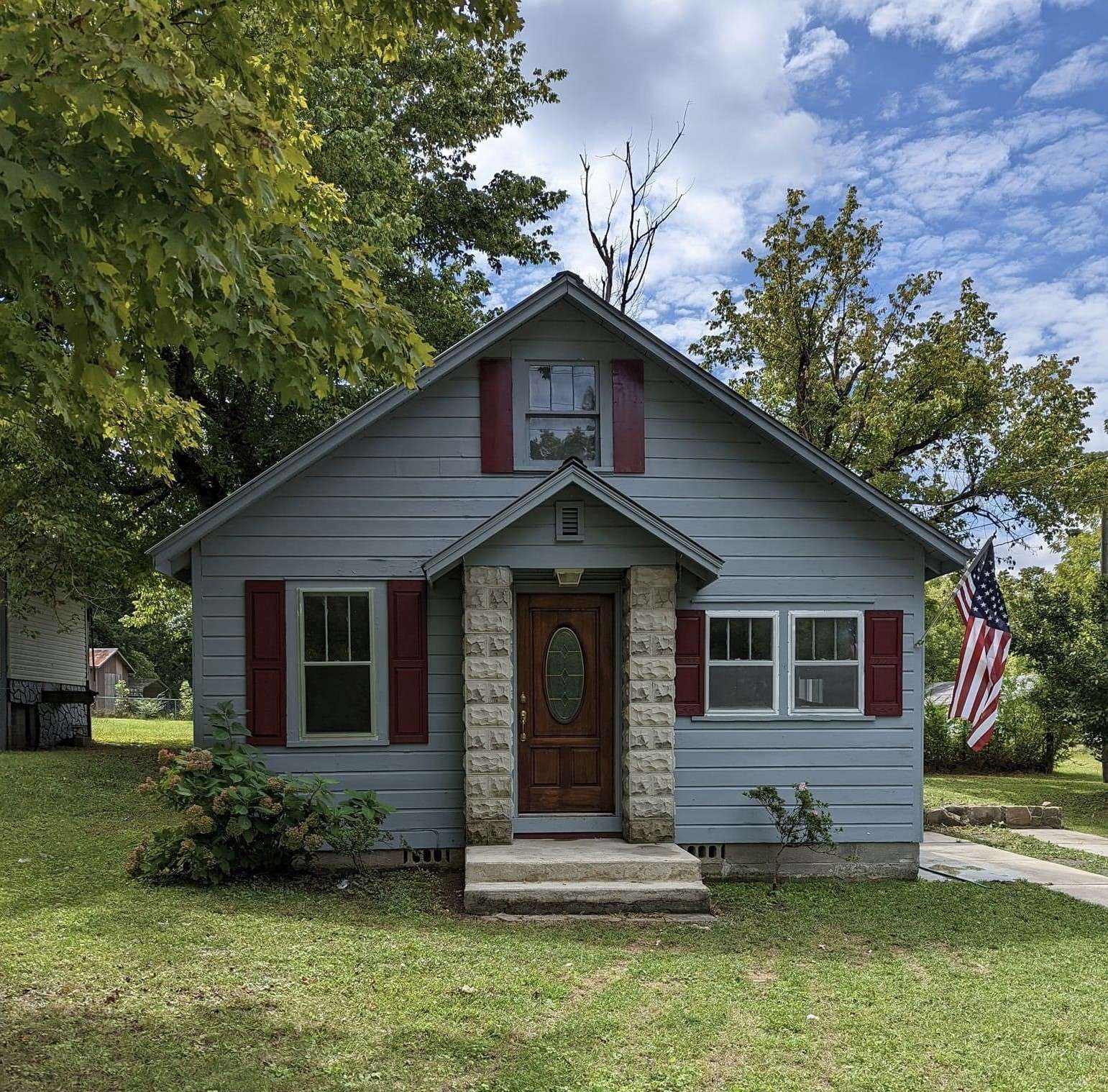 Tracy City, TN 37387,962 3rd St