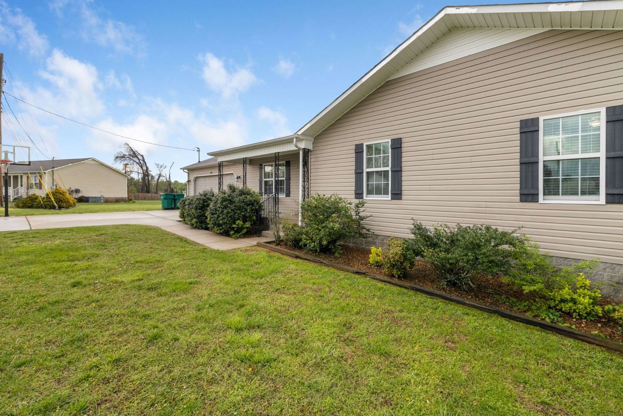 Winchester, TN 37398,419 Strawberry Dr