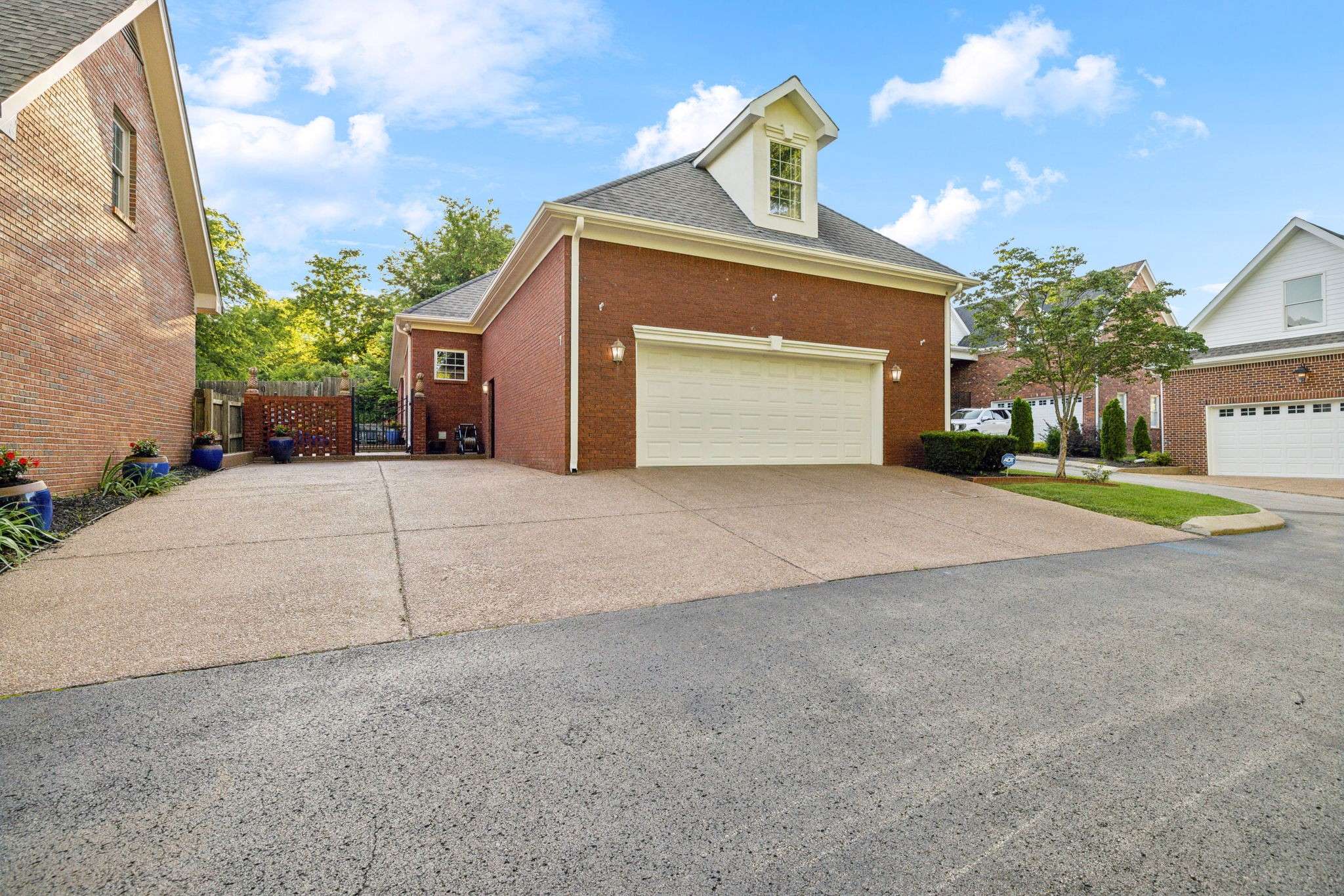 Columbia, TN 38401,314 W 6th St #7