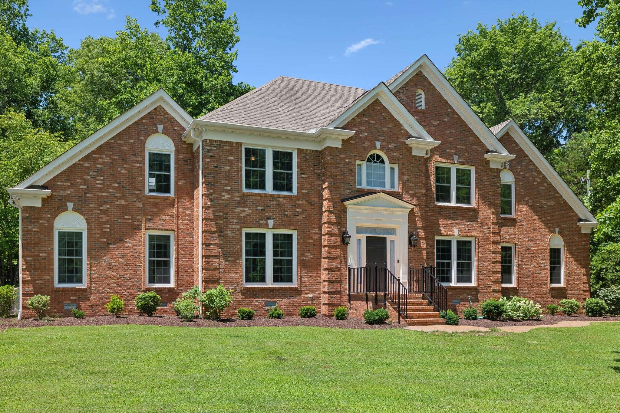Hermitage, TN 37076,3208 Thoroughbred Dr