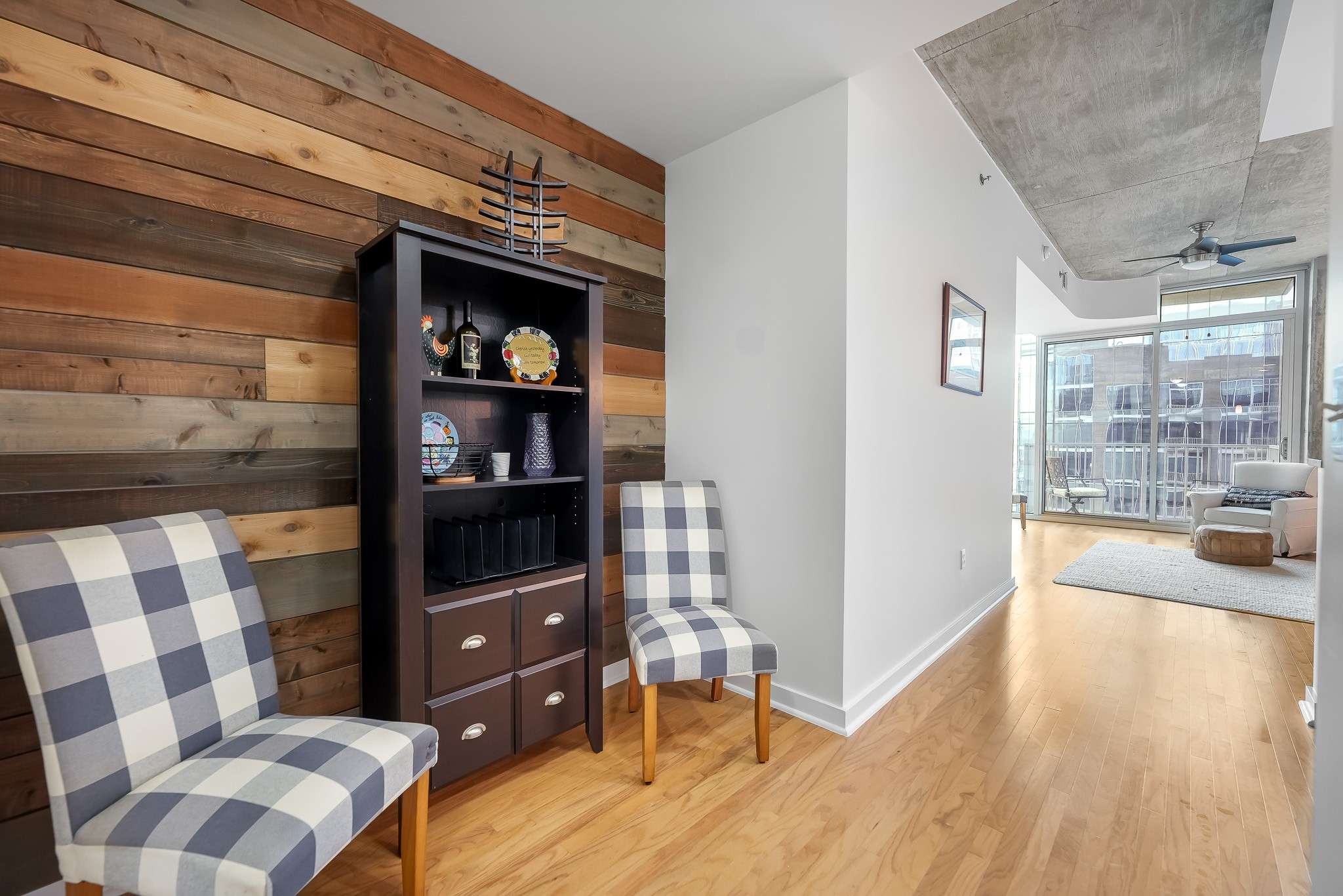 Nashville, TN 37201,301 Demonbreun St #1917