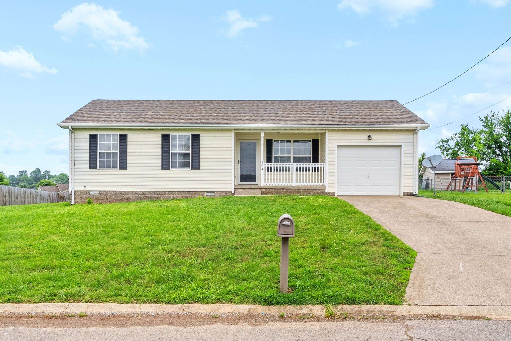 Oak Grove, KY 42262,704 Shetland Dr