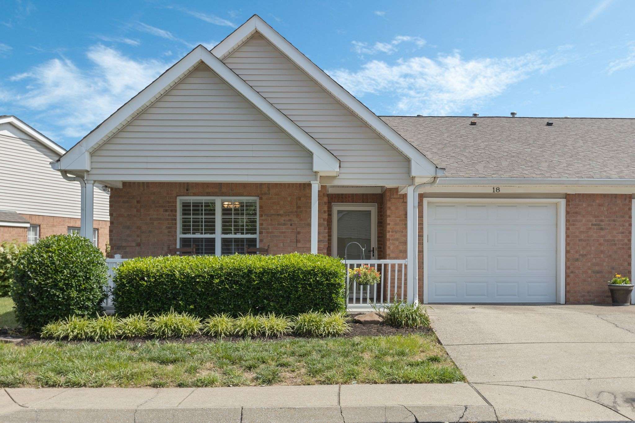 Franklin, TN 37069,18 Holland Park Ln