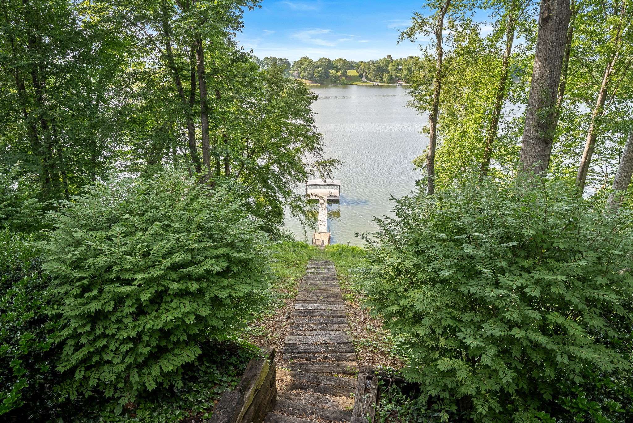 Winchester, TN 37398,208 Loop Dr
